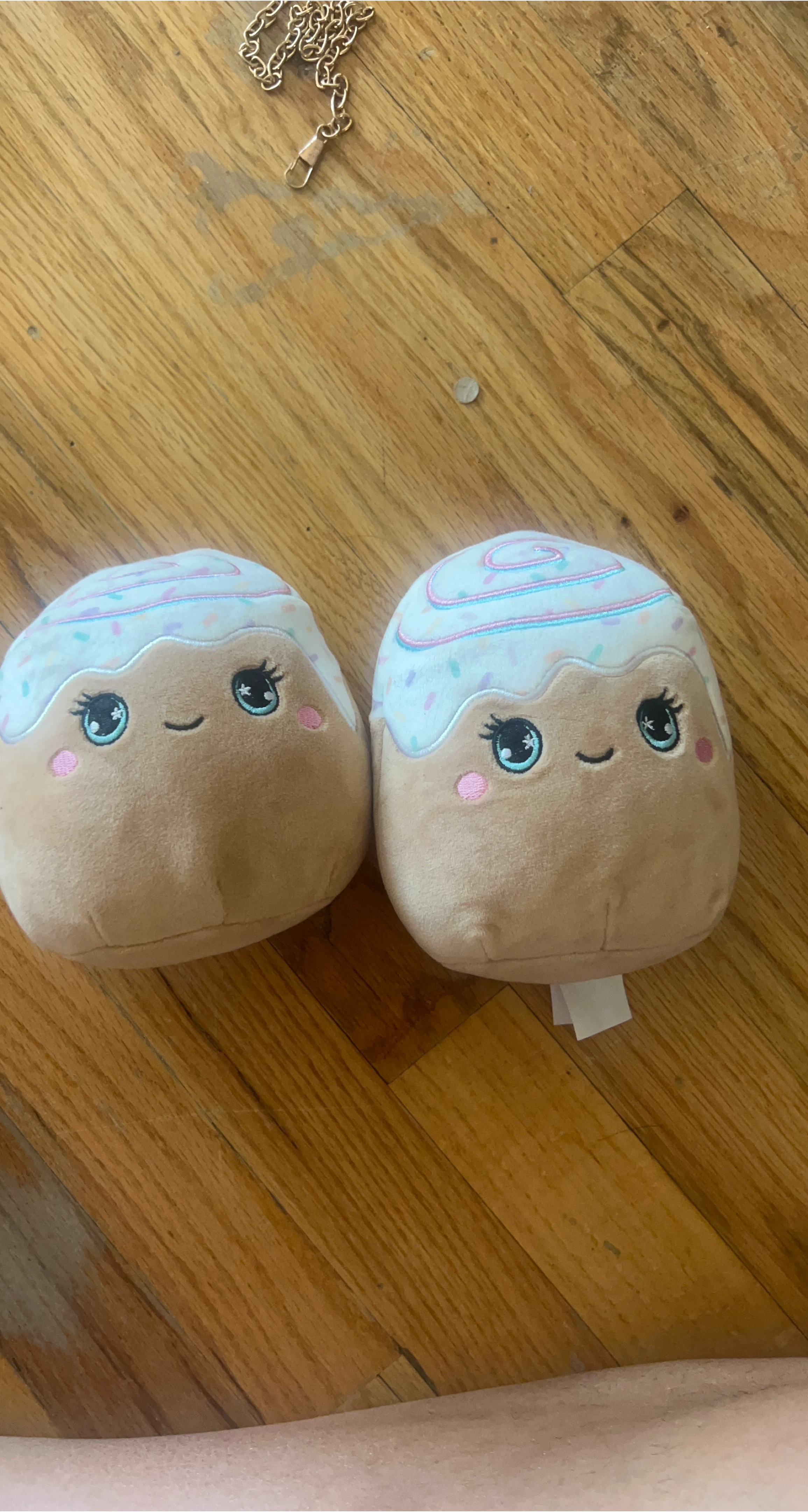 Squishmallows Cinnamon Roll Plush image indicator(1)