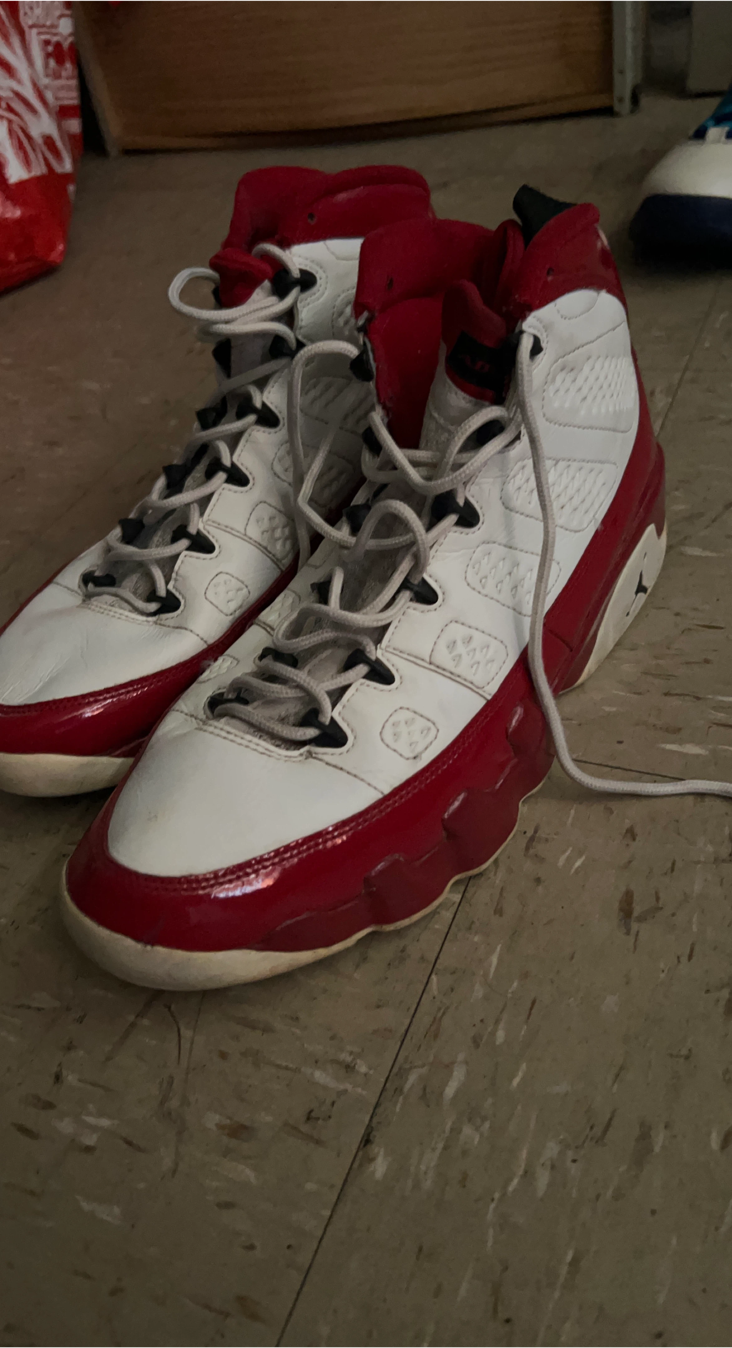 Air Jordan 9 Retro White/Varsity Red thumbnail