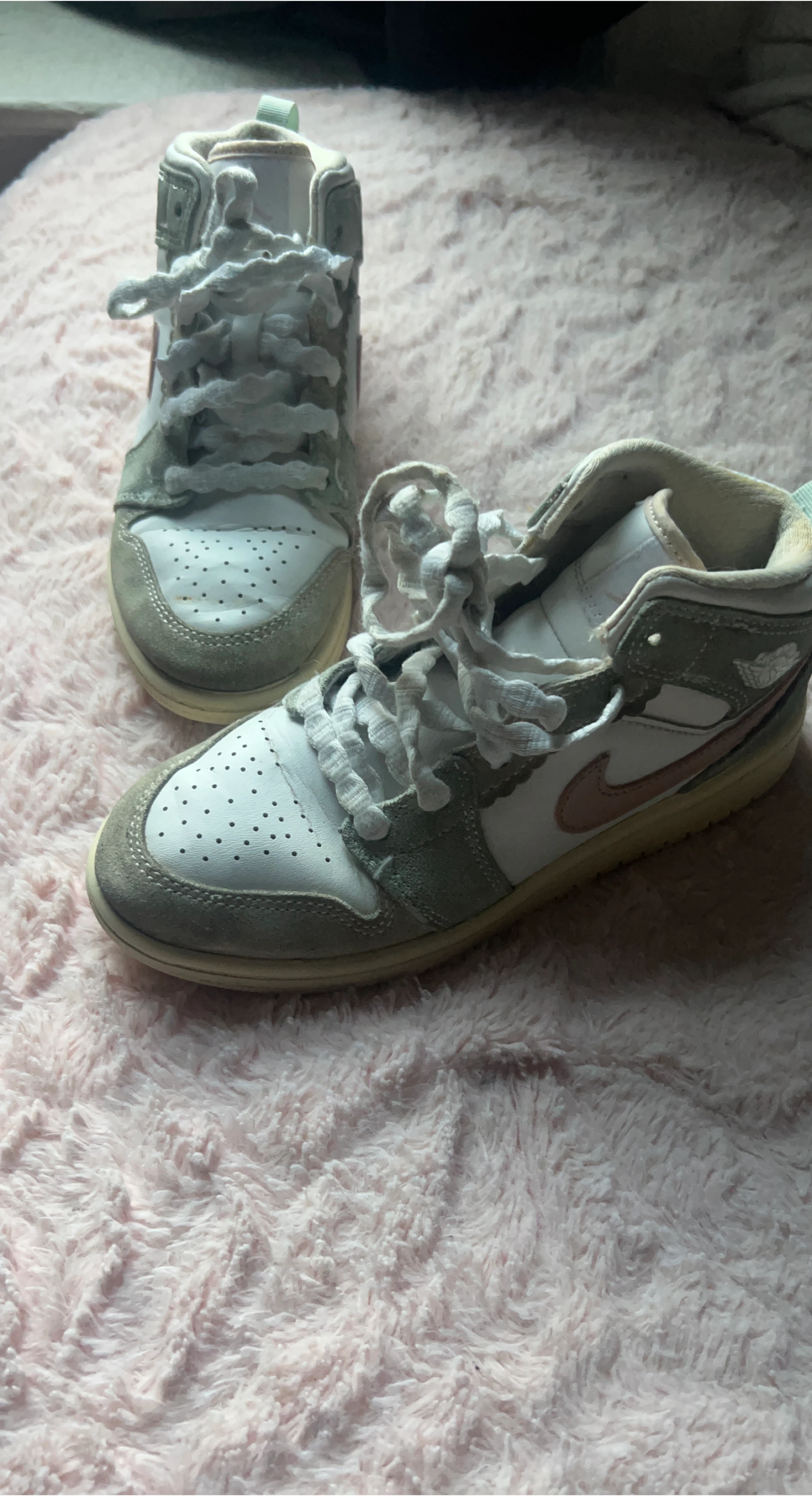 Nike Air Jordan 1 Mid SE, US 2Y thumbnail