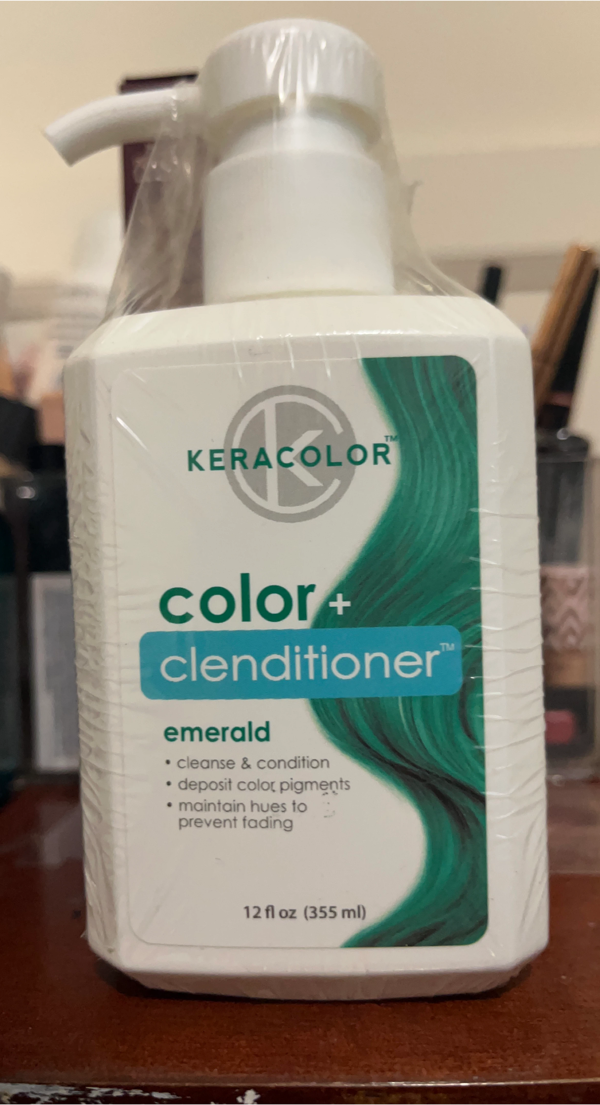 Keracolor Color + Clenditioner Emerald 12 fl oz thumbnail