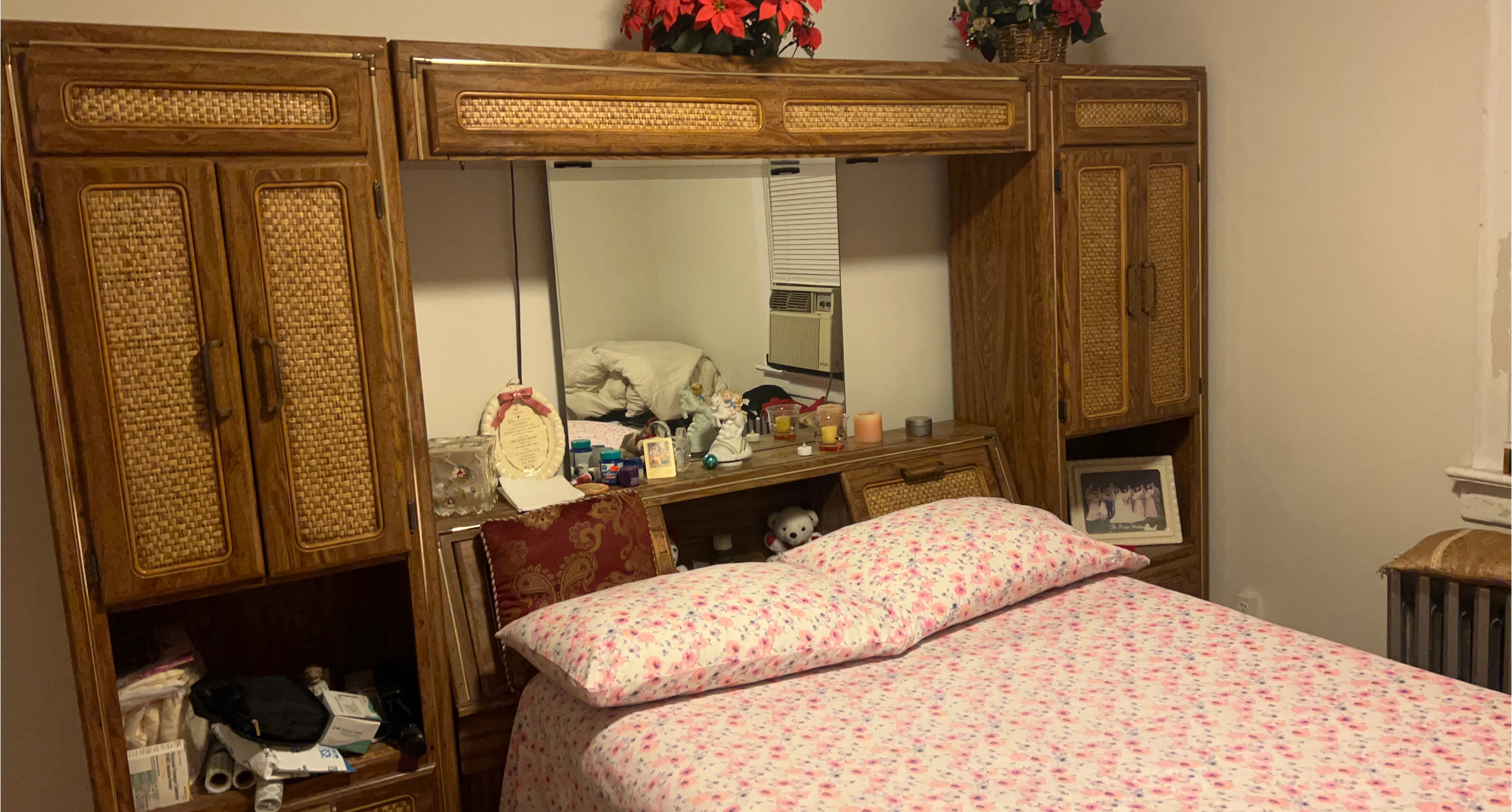 Vintage Wood Bedroom Set with Storage thumbnail