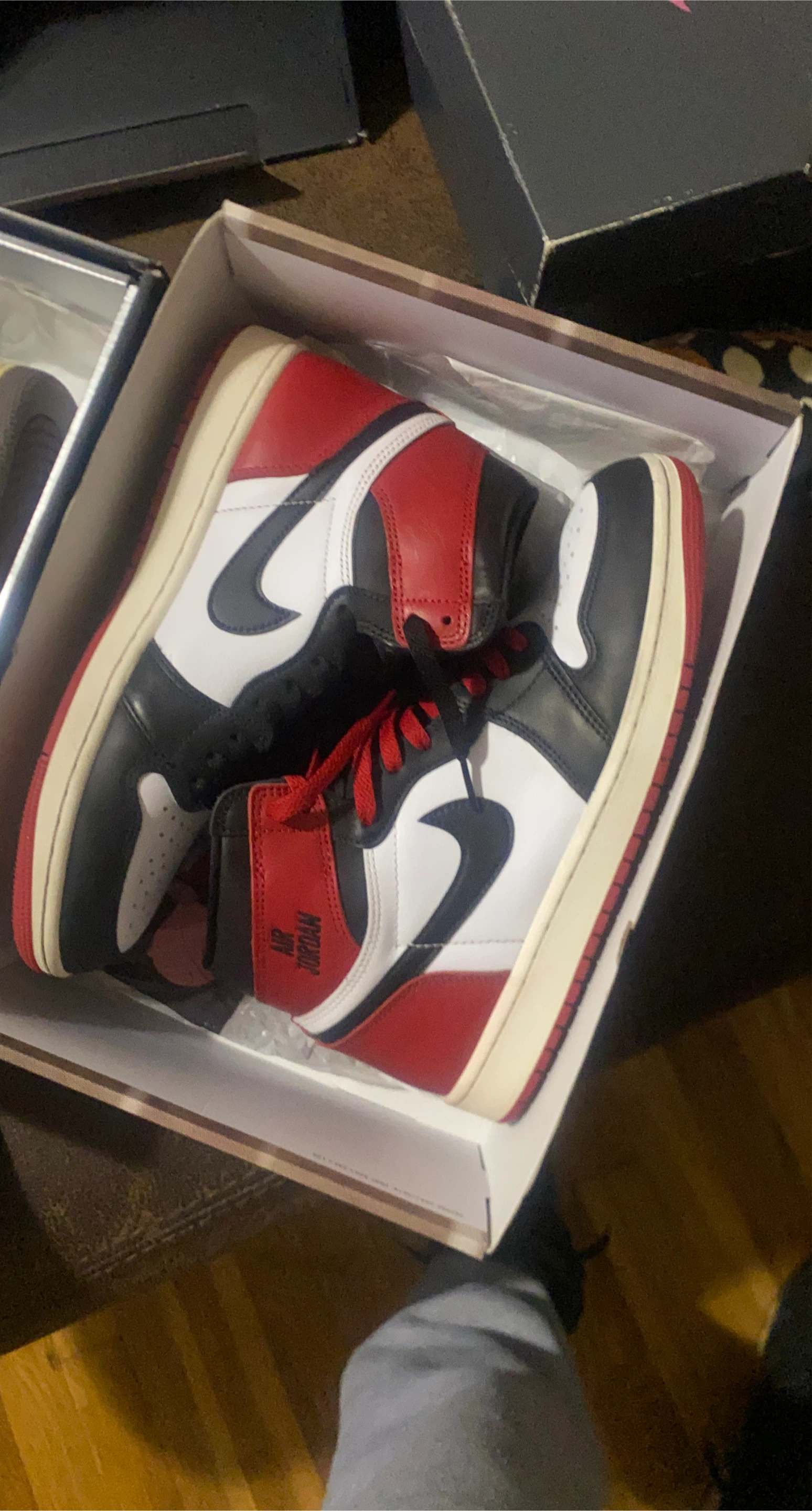 Air Jordan 1 Retro High OG Defiant thumbnail