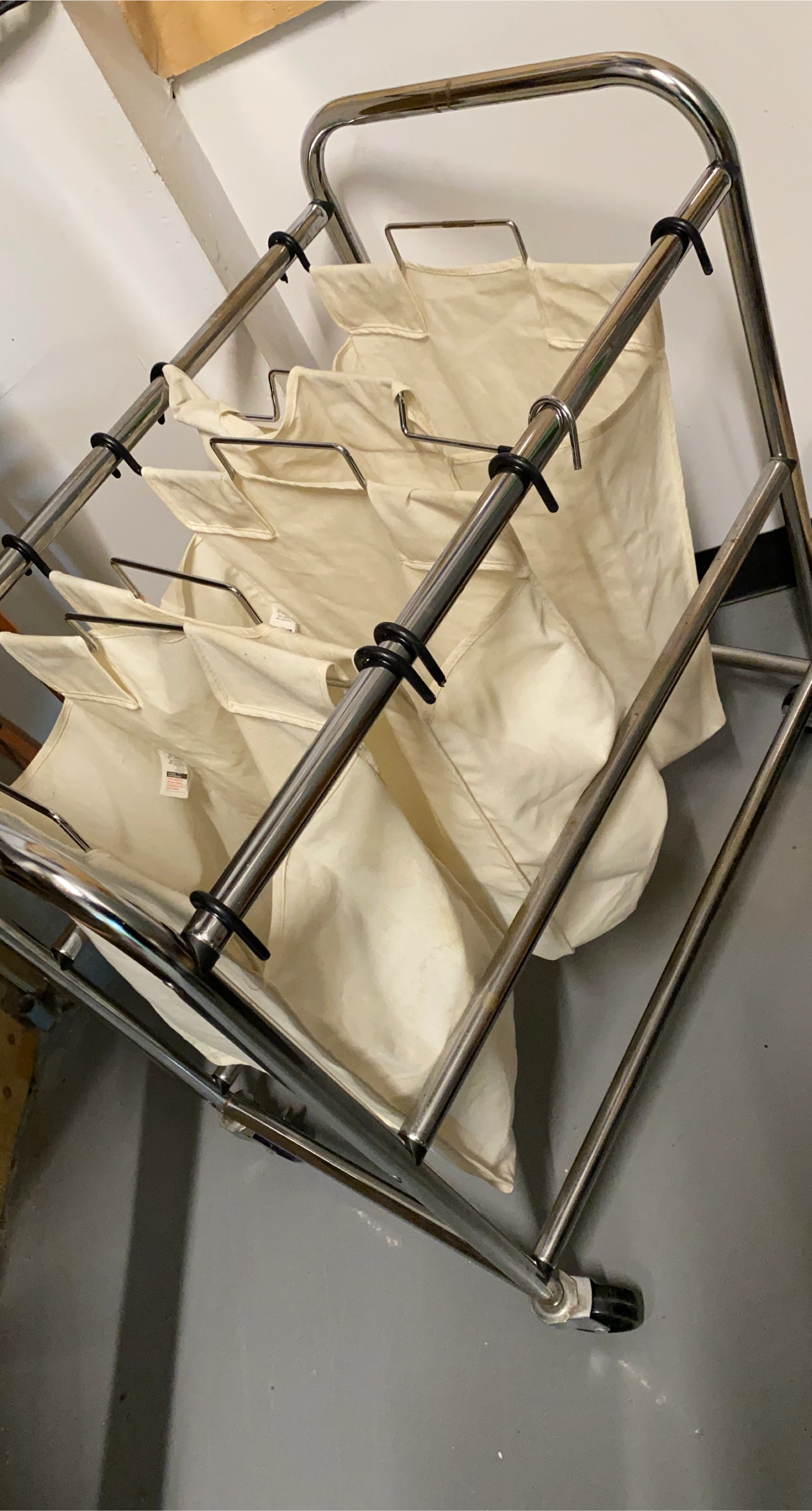 Laundry Sorter with 4 Removable Bags thumbnail