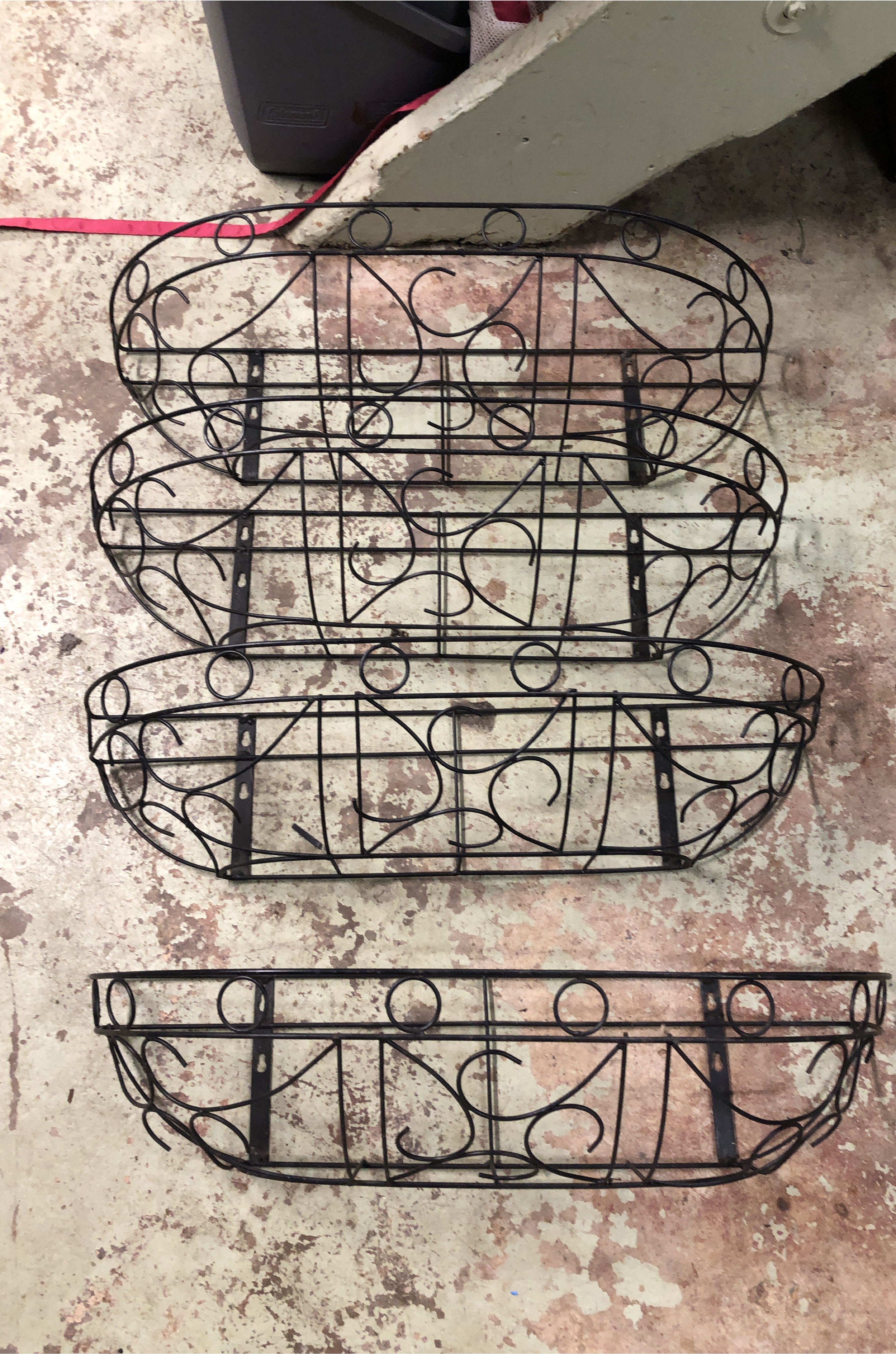 Metal Hanging Planter Baskets (4)