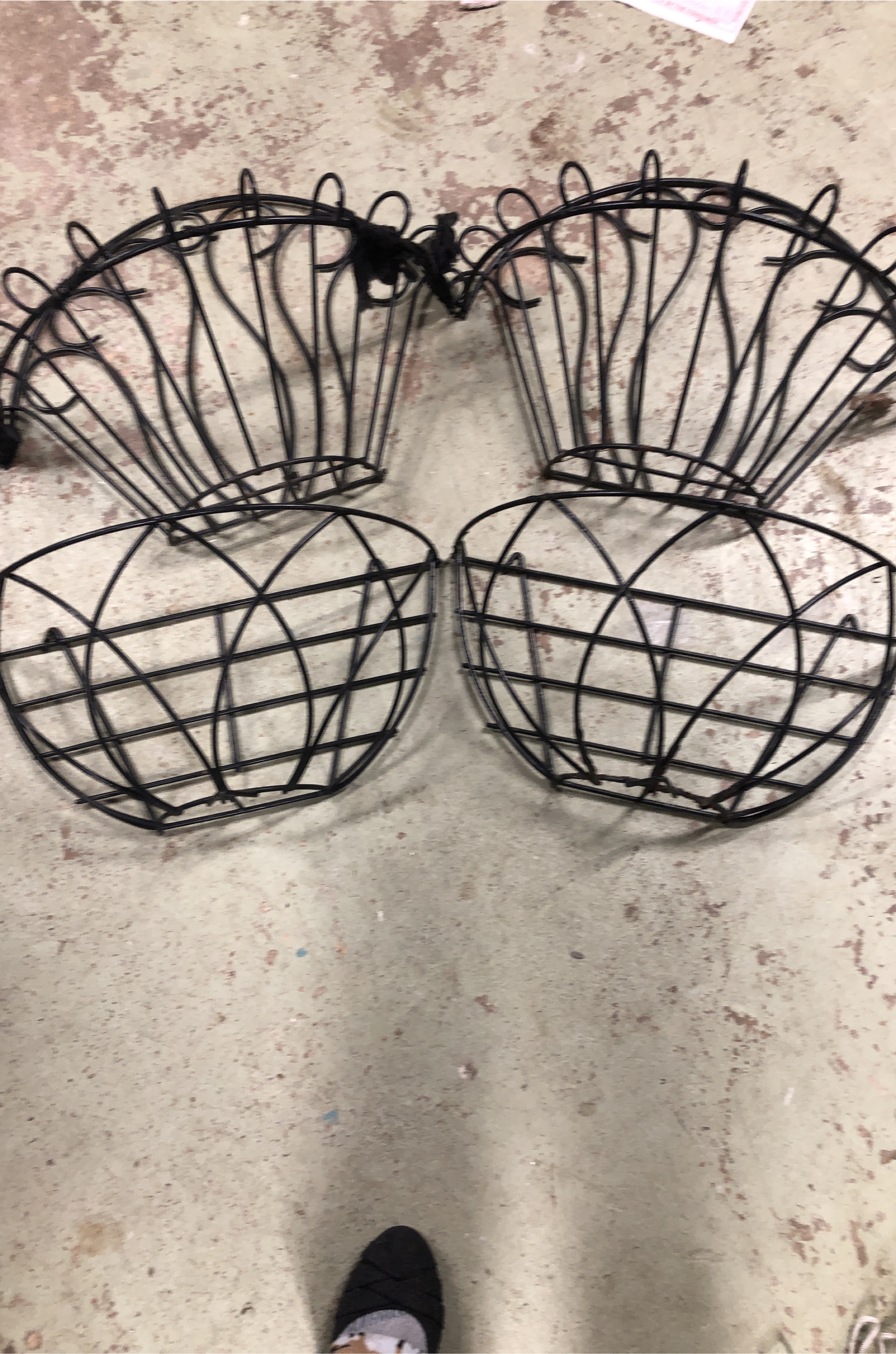 4 Black Metal Wall Planters