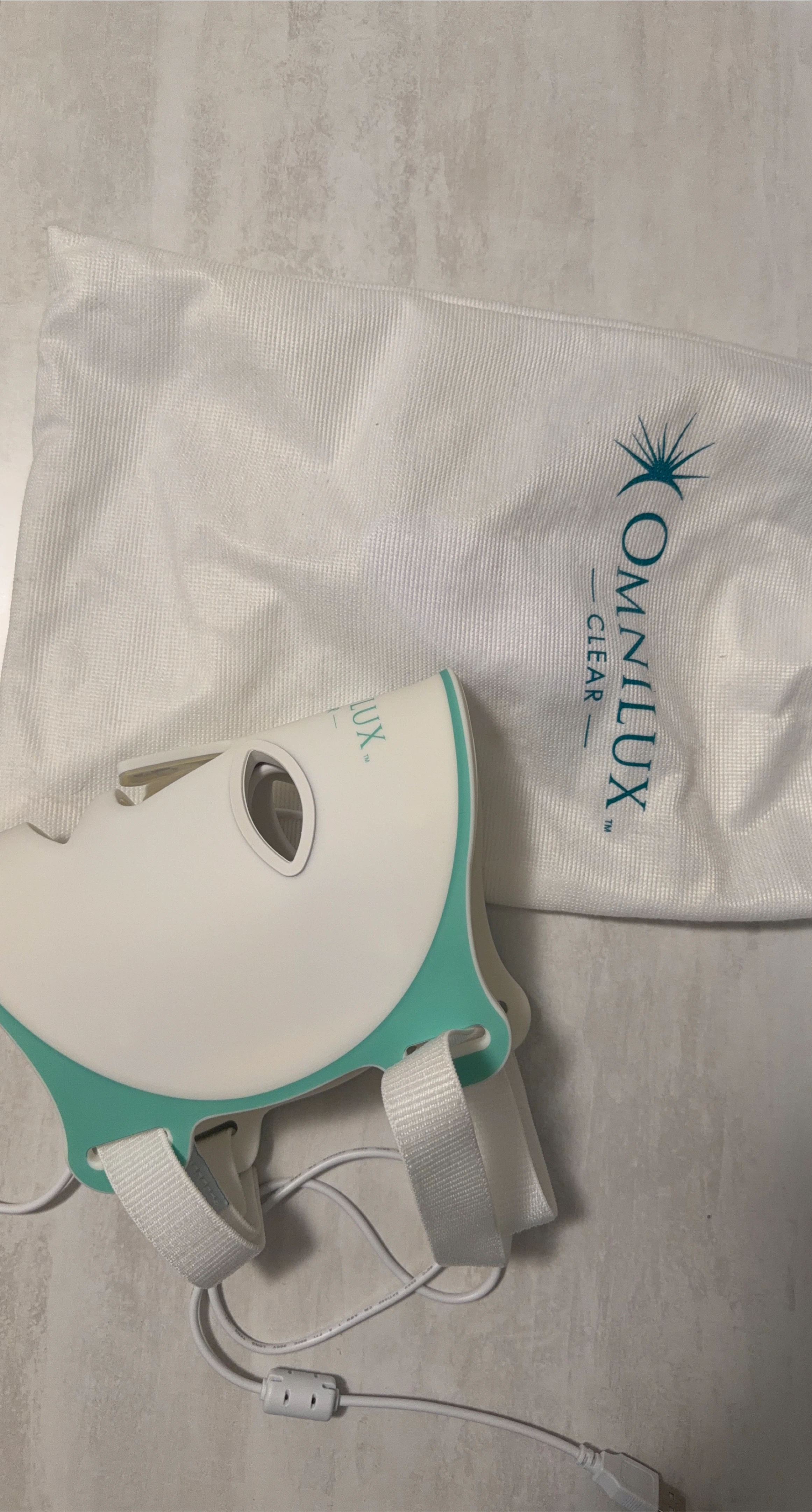 Omnilux Clear LED Acne Treatment Mask thumbnail