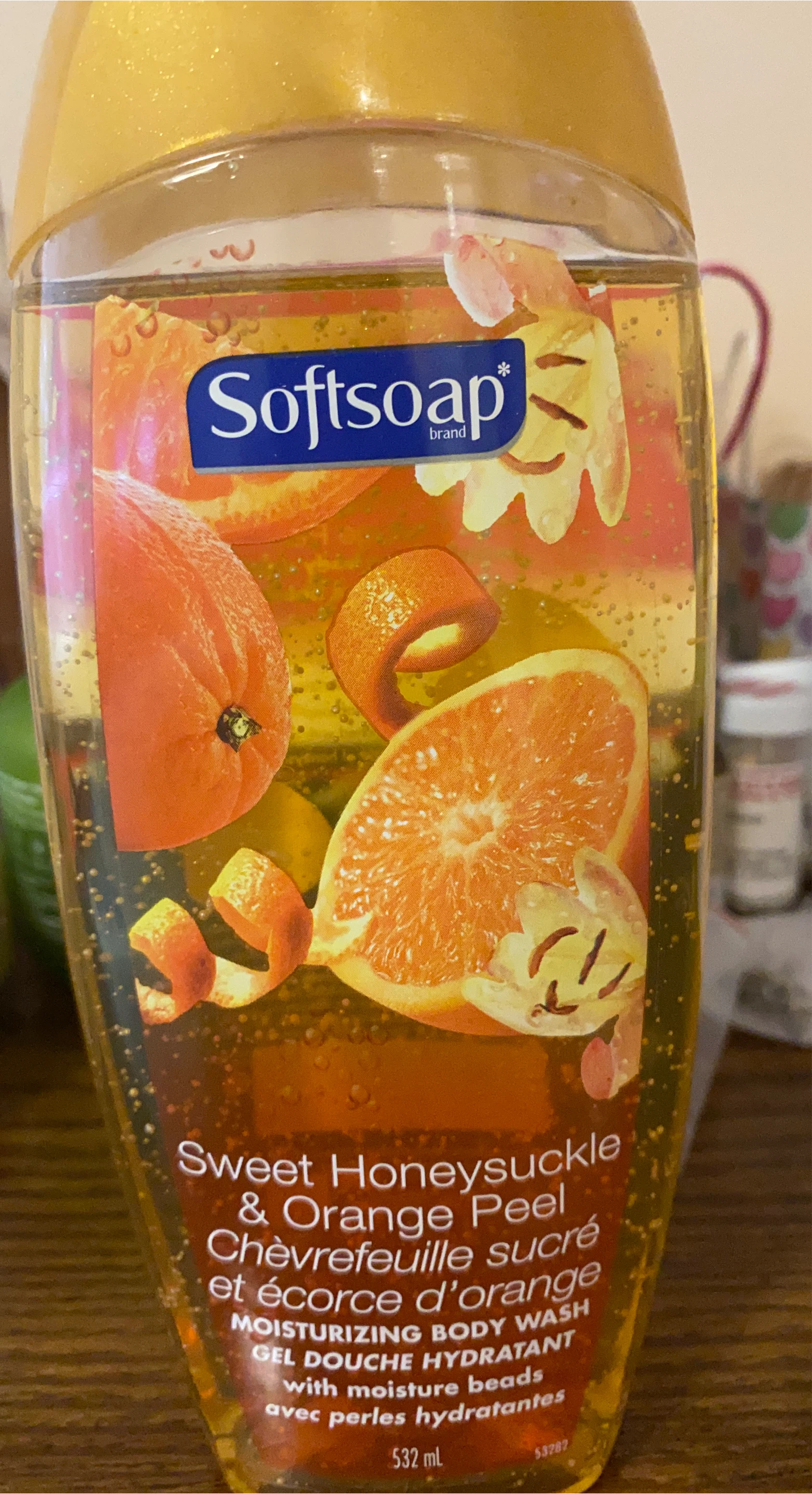 Softsoap Sweet Honeysuckle & Orange Peel Body Wash