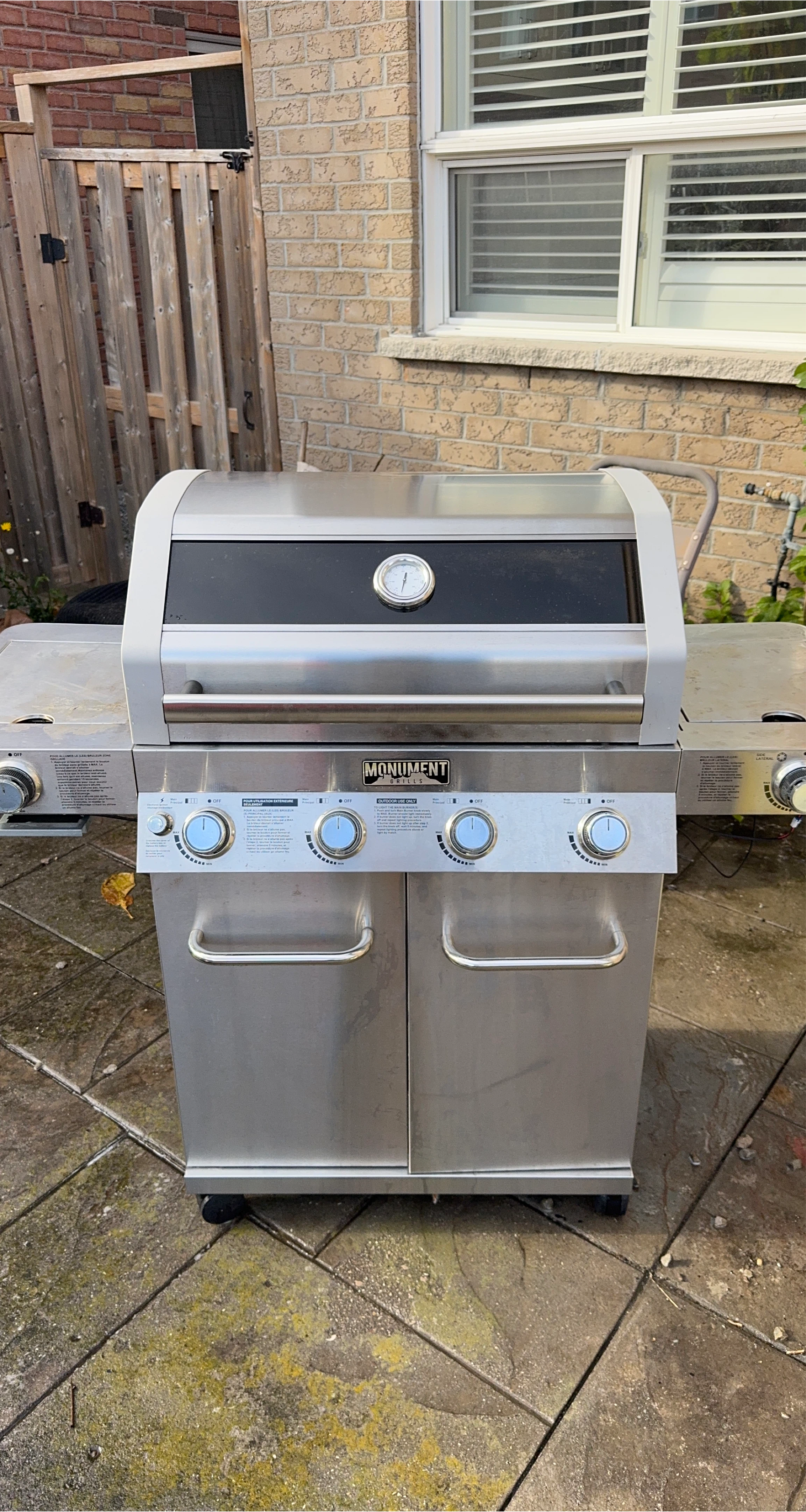 Monument Gas BBQ Grill & Two propane tanks thumbnail