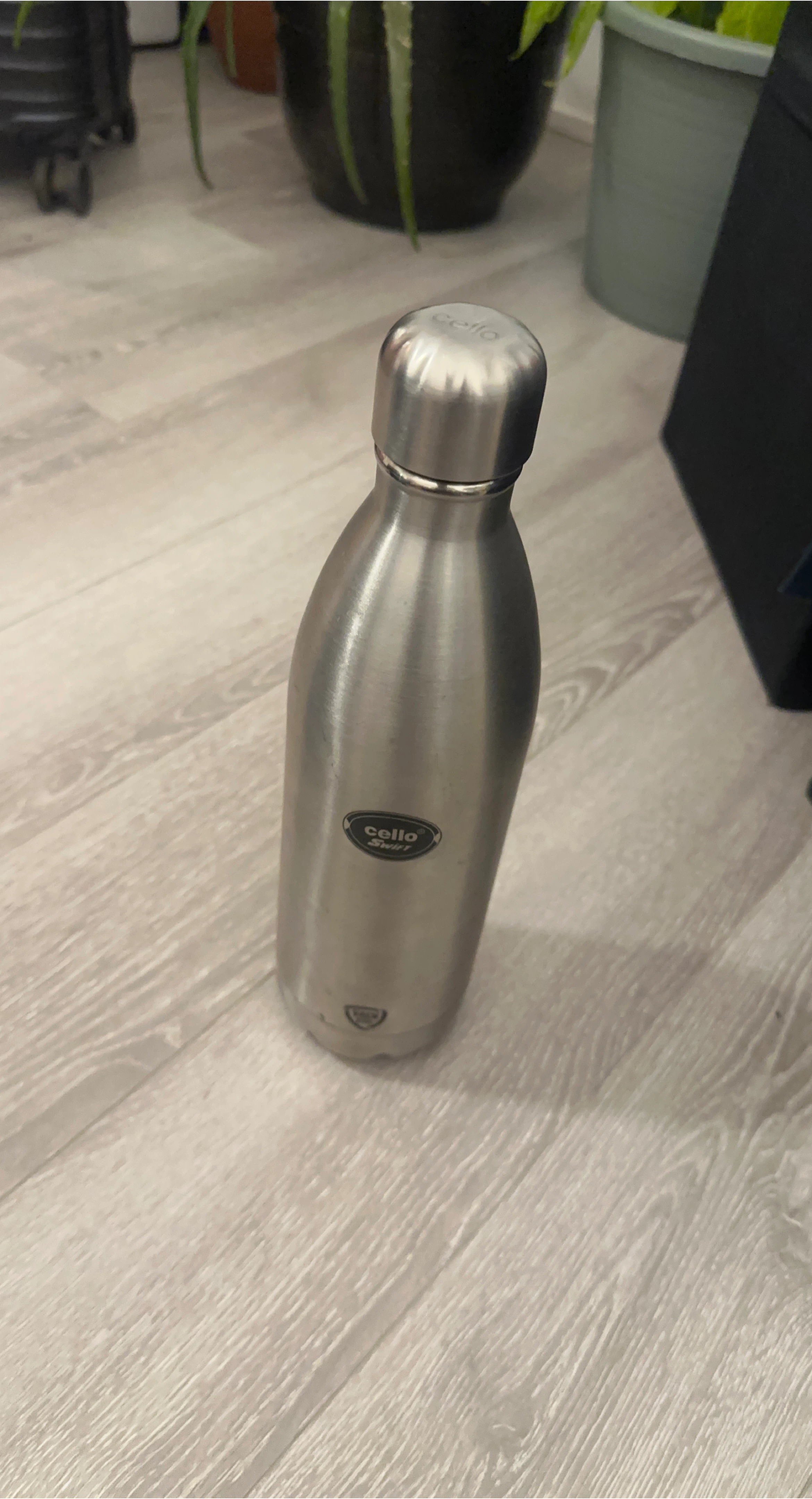 Cello Swift Stainless Steel Water Bottle thumbnail