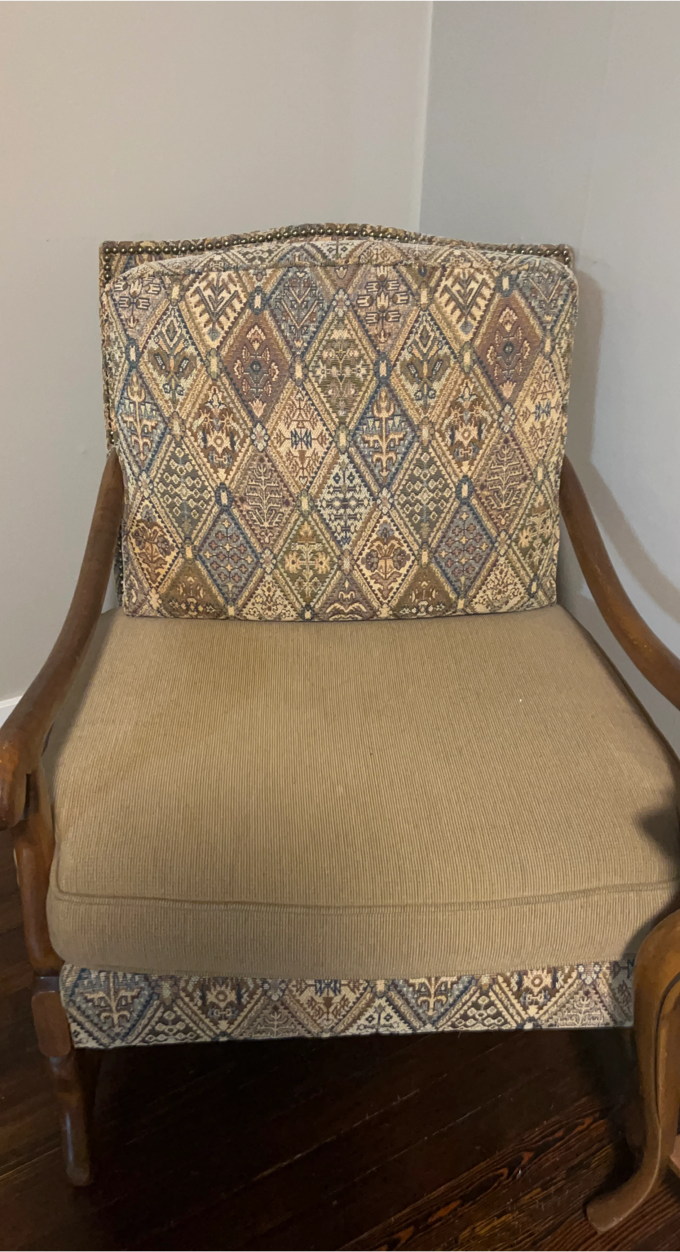 Vintage Armchair - Unique Pattern, Solid Build thumbnail