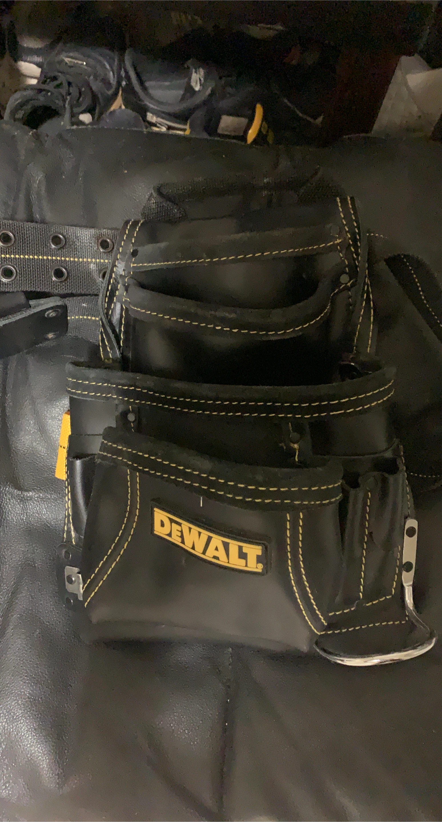 DeWalt Black Leather Tool Belt thumbnail