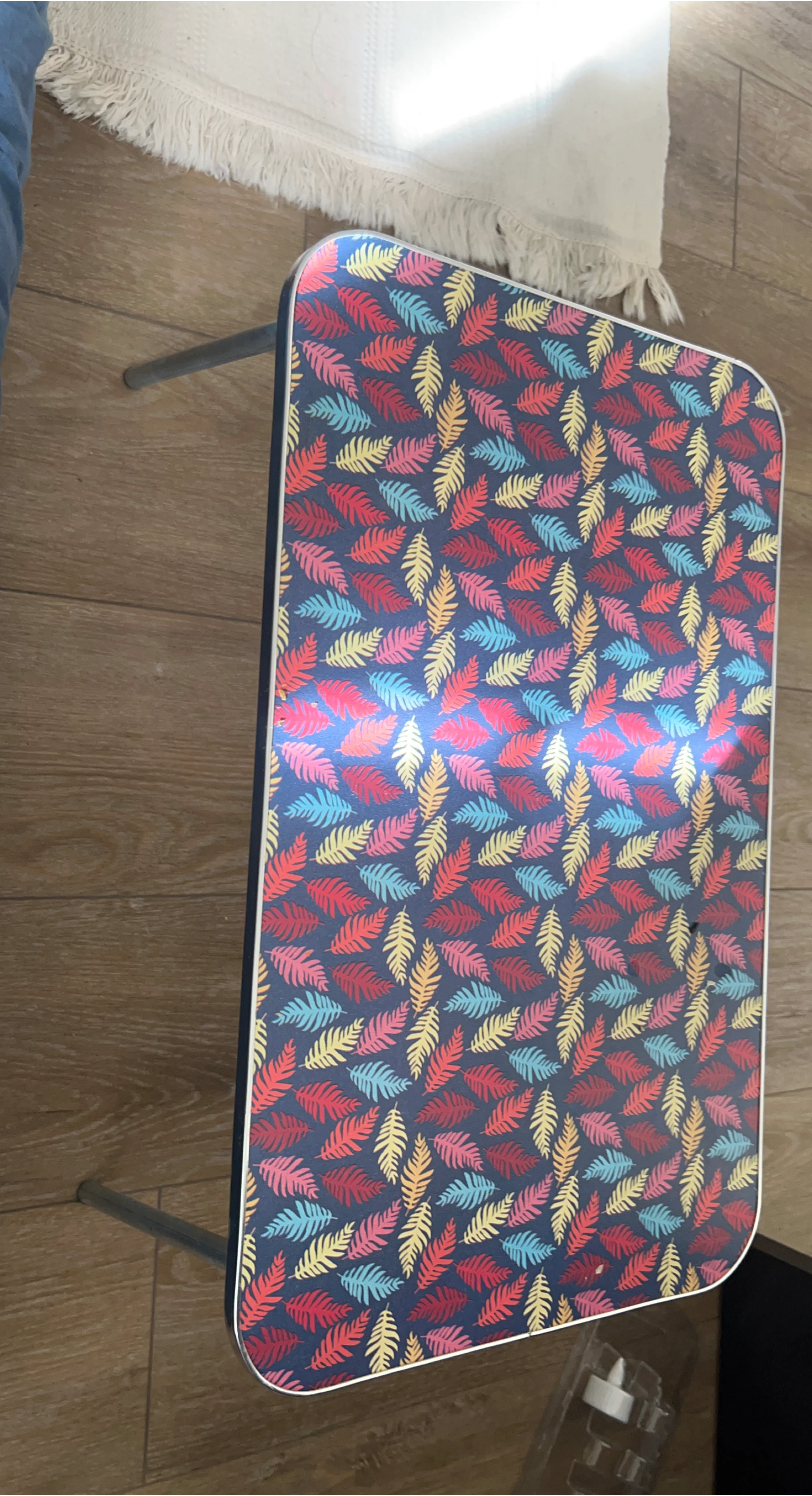 Foldable Lap Desk with Leaf Pattern thumbnail