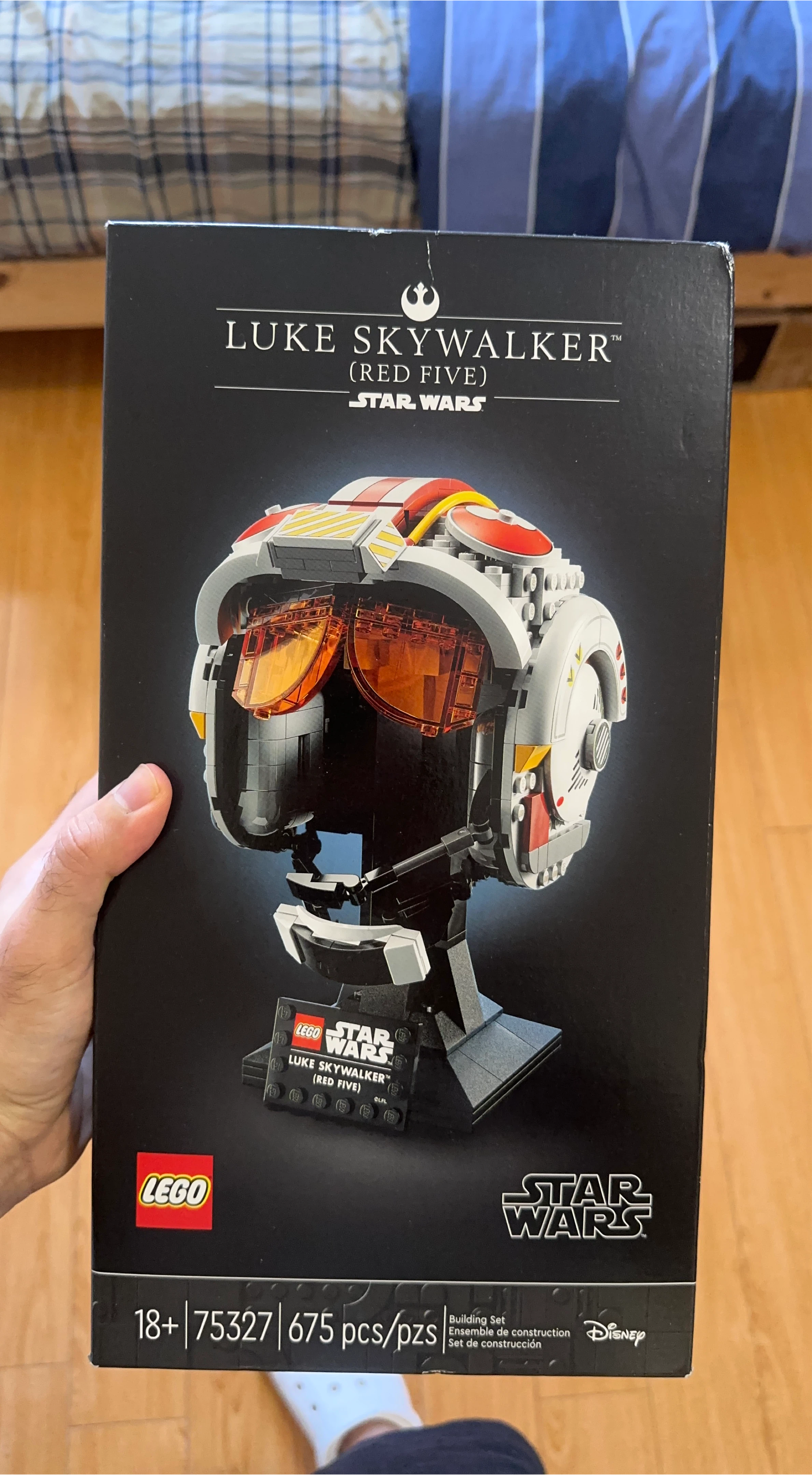 New LEGO Star Wars Luke Skywalker (Red Five) Helmet 75327 thumbnail
