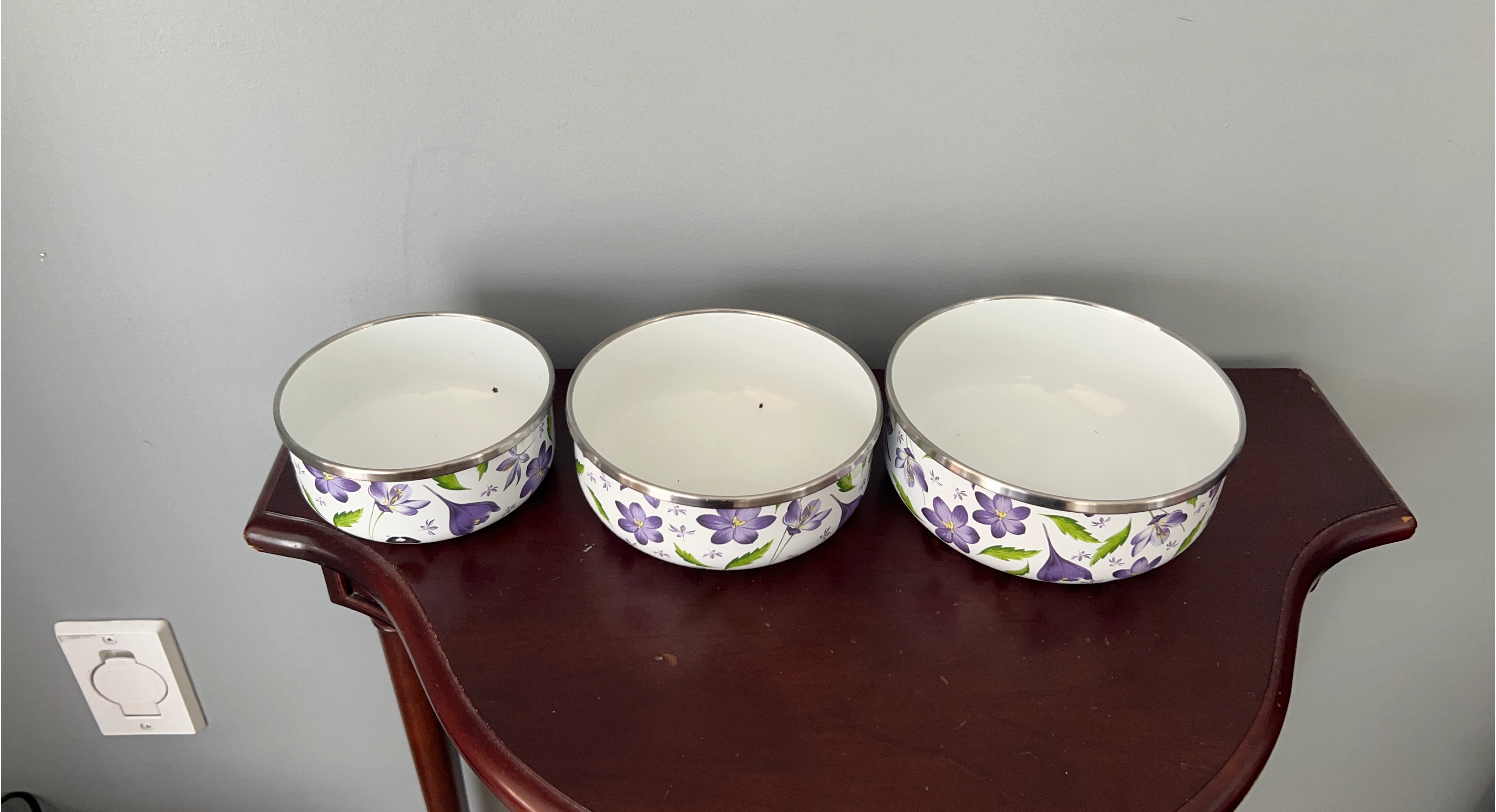 Enamelware Bowls with Floral Design (Set of 3) thumbnail
