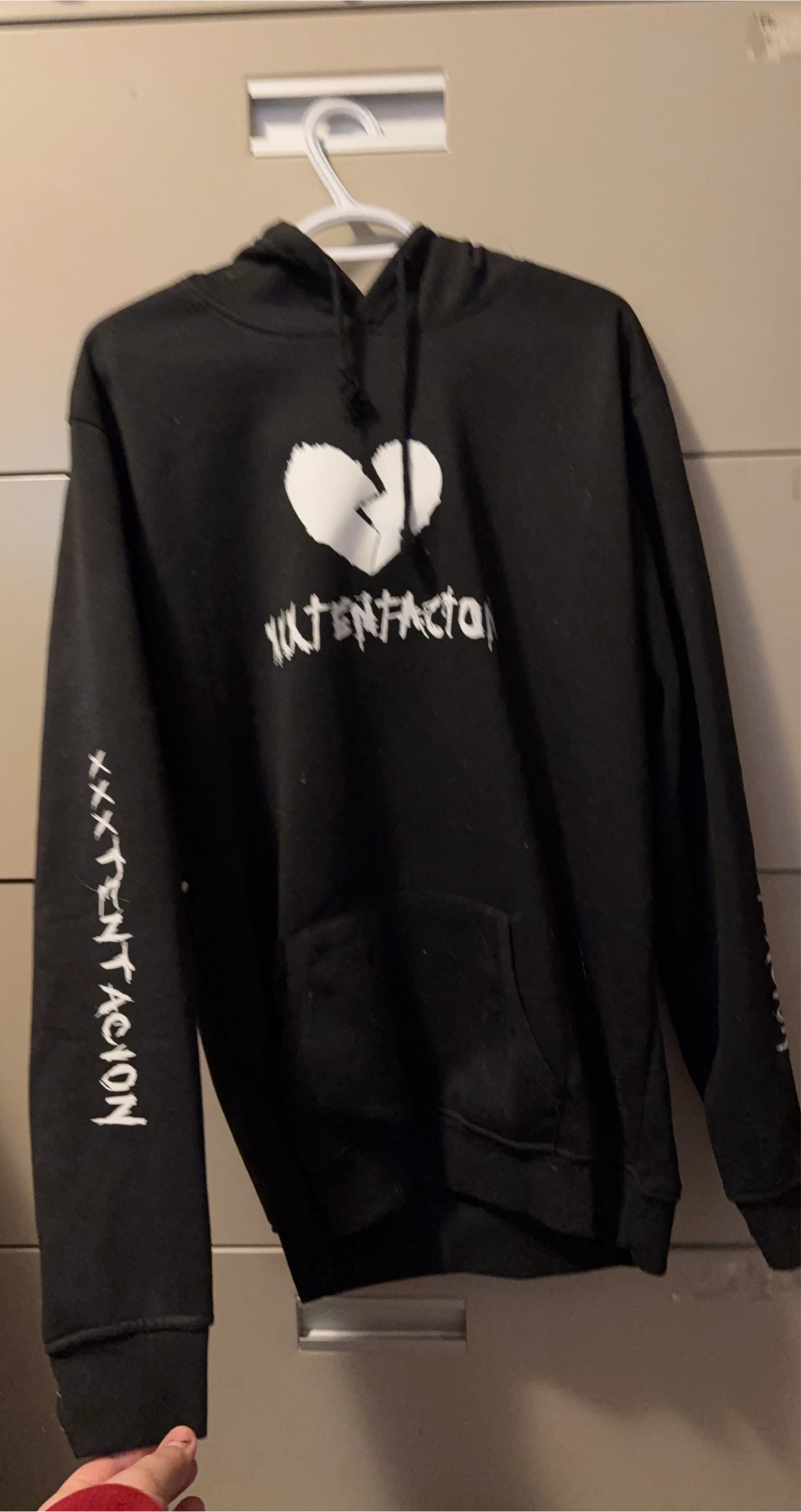 XXXTentacion Black Hoodie - Yutenfacto thumbnail