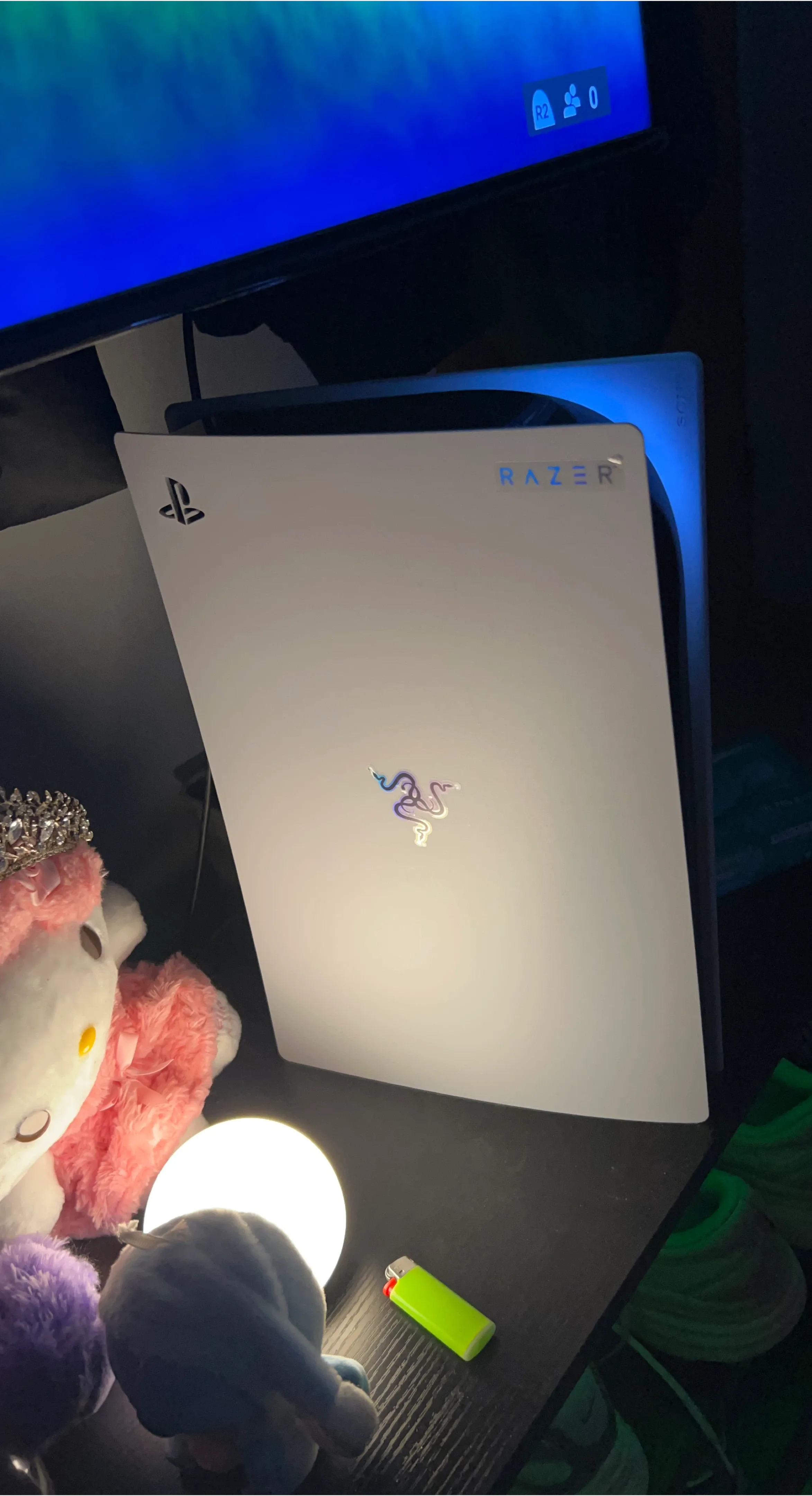 PS5 with Razer stickers 👌🏻