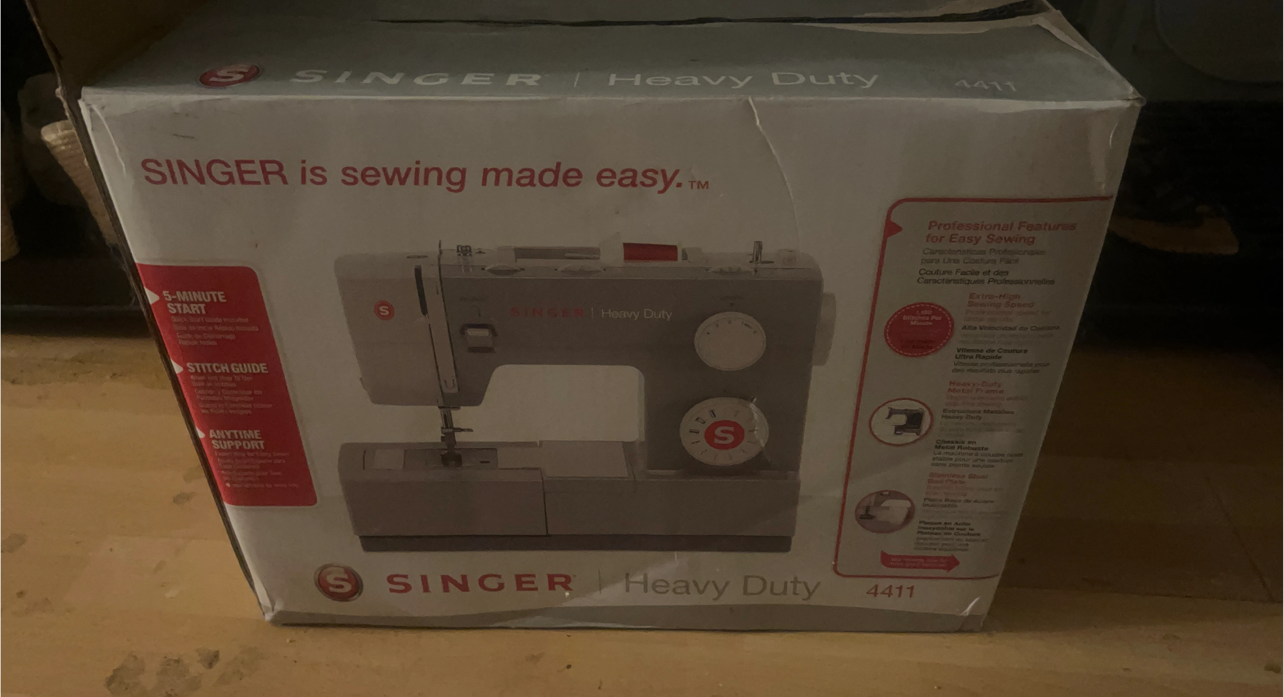 Singer Heavy Duty 4411 Sewing Machine thumbnail