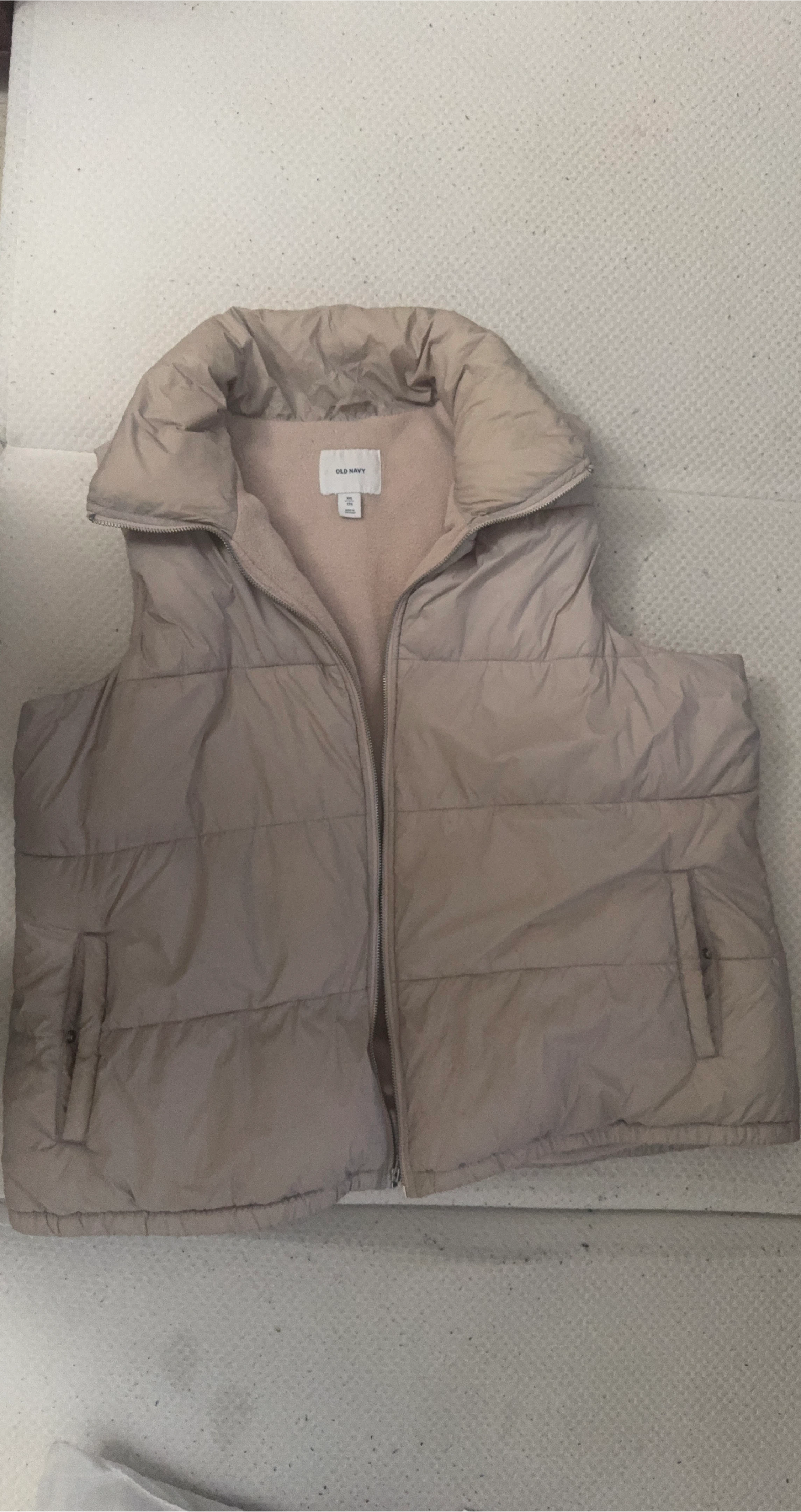 Old Navy Puffer Vest - Size XXL