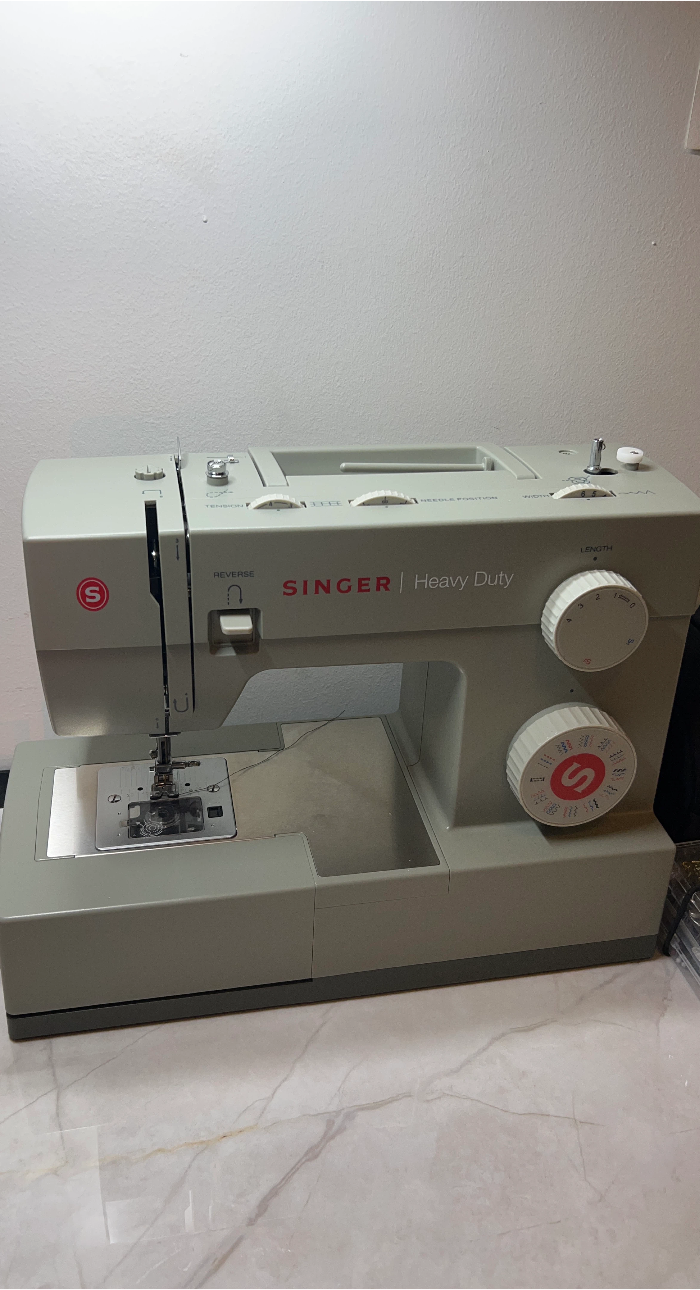 SINGER Heavy Duty Sewing Machine thumbnail