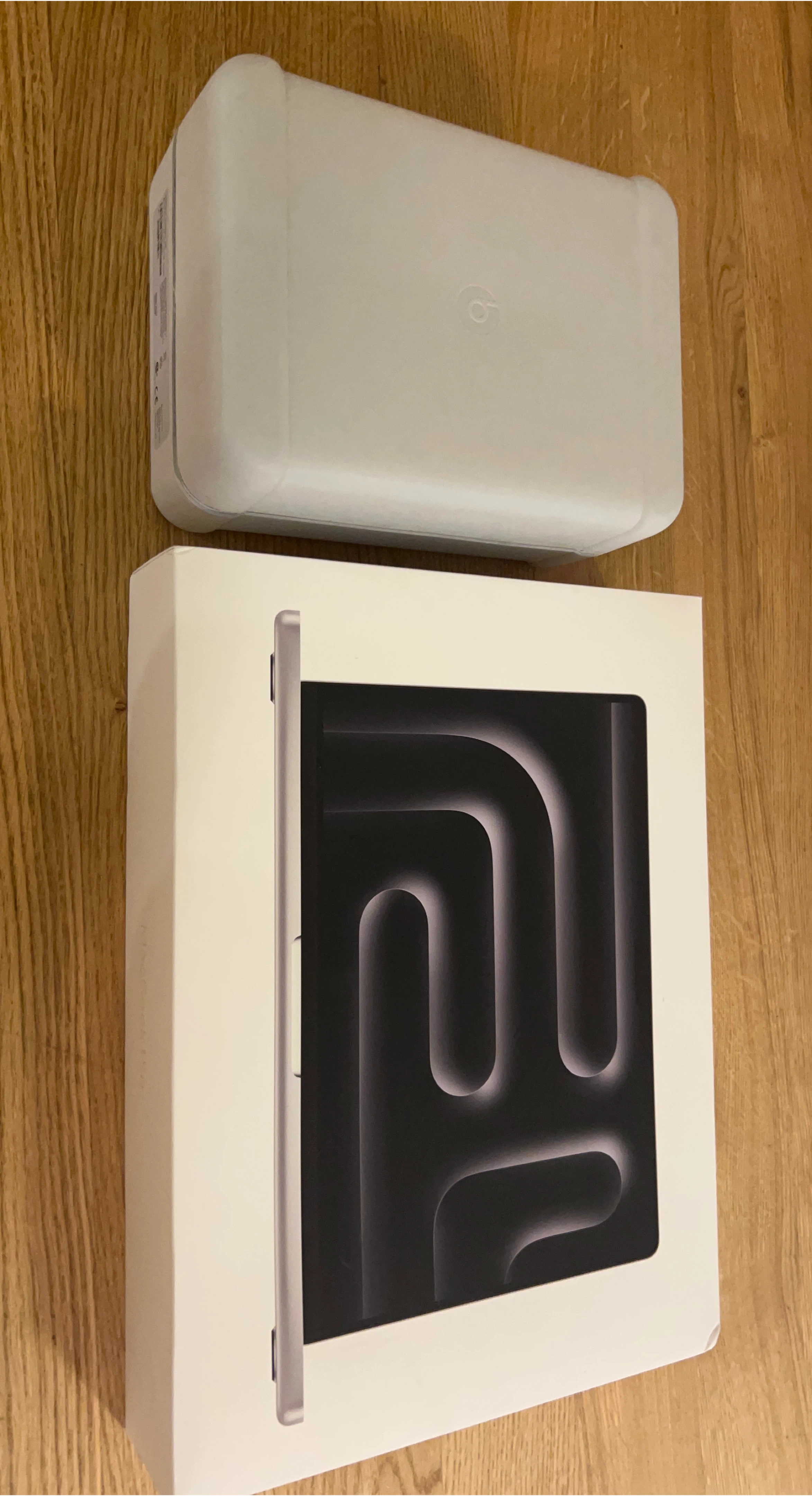 Empty boxes: MacBook Pro & Beats Pro thumbnail