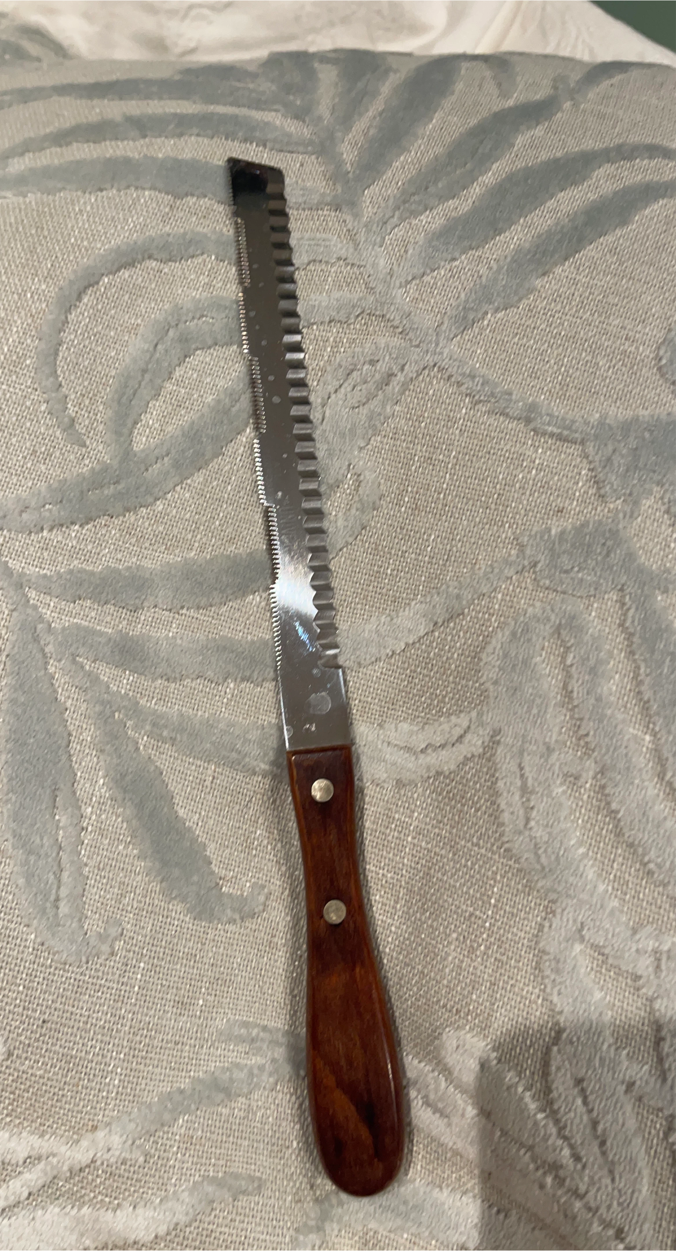 Bread knife with wooden handle thumbnail