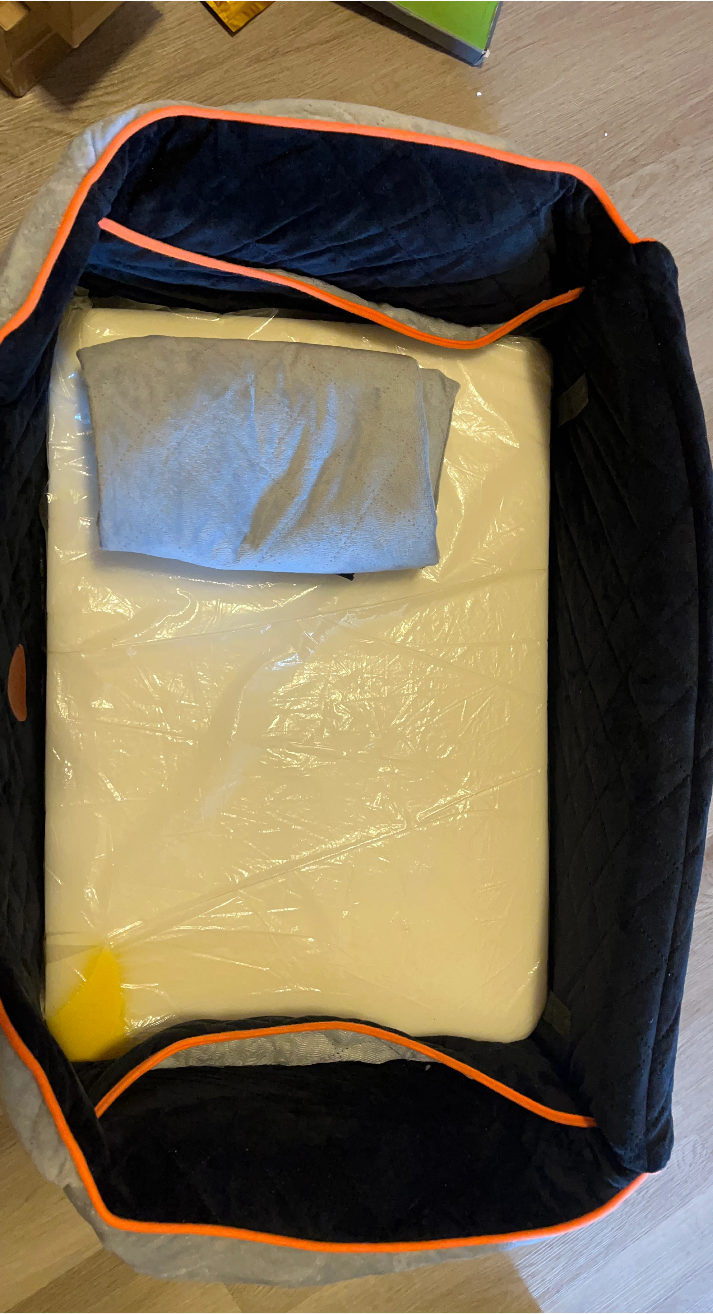 Dog Bed with Pillow thumbnail