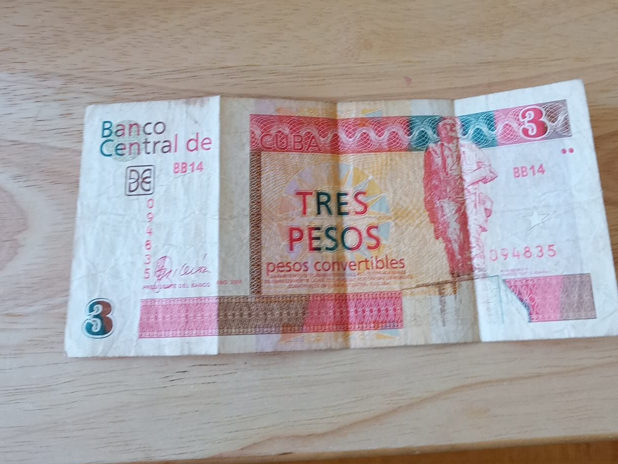 Cuban Tres Pesos Convertibles Banknote thumbnail