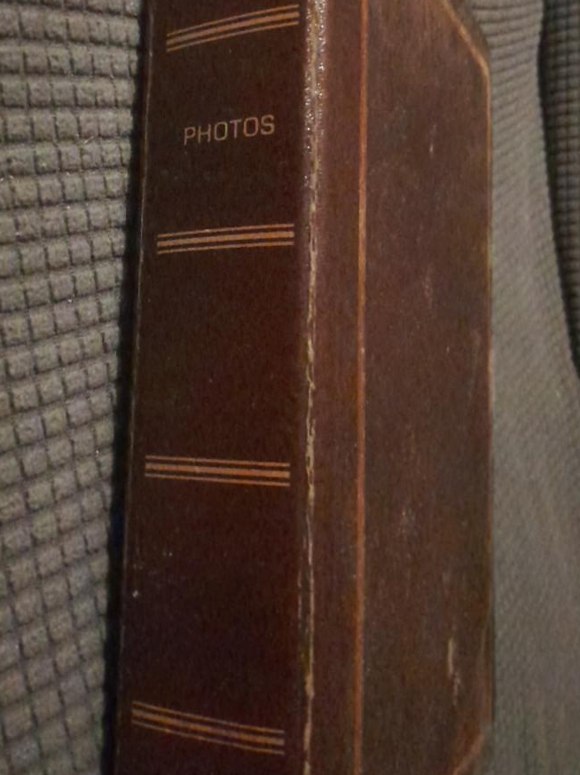 Brown Photo Album image indicator(1)