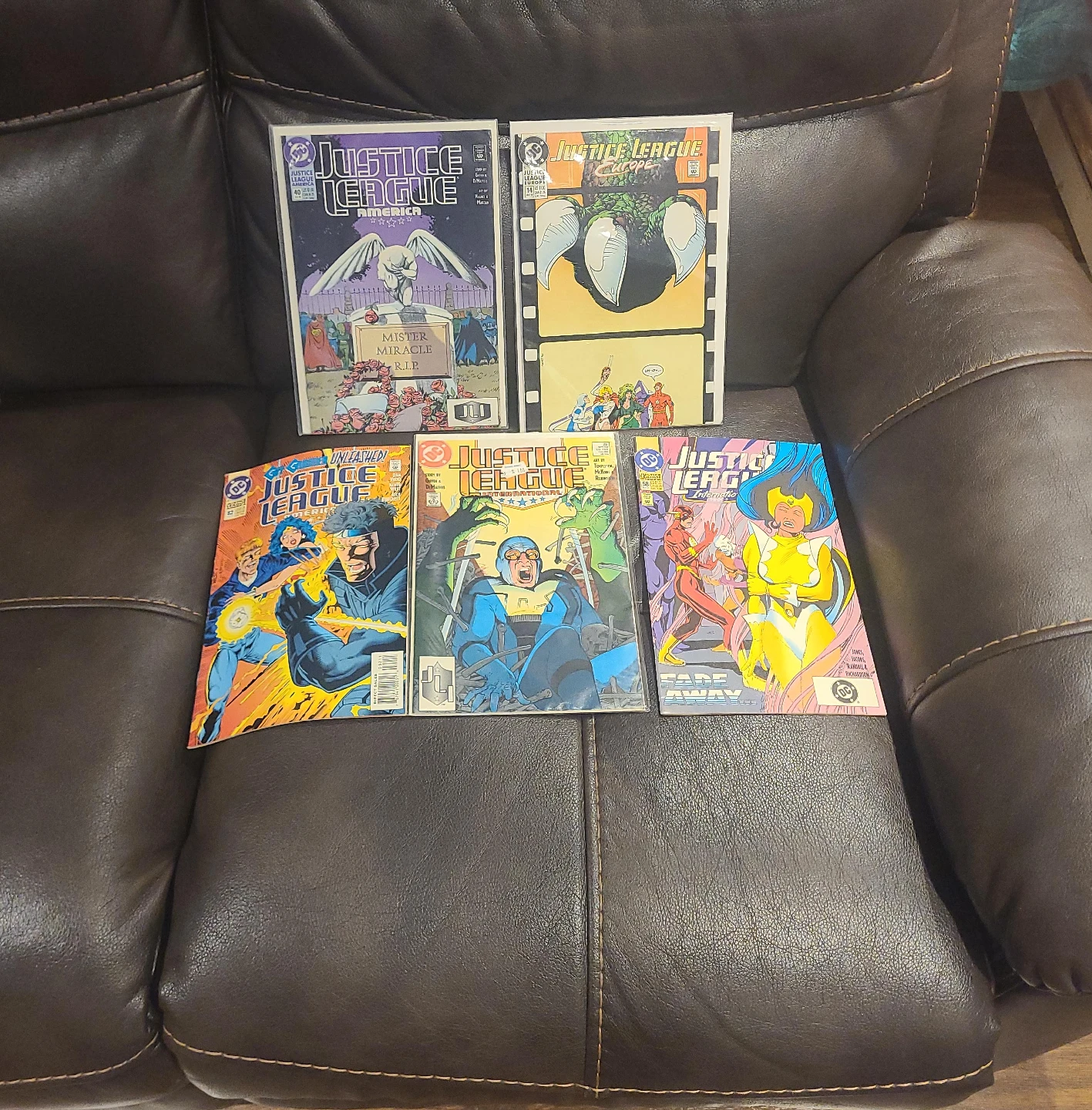 Justice League Comic Book Lot (5 Comics) thumbnail