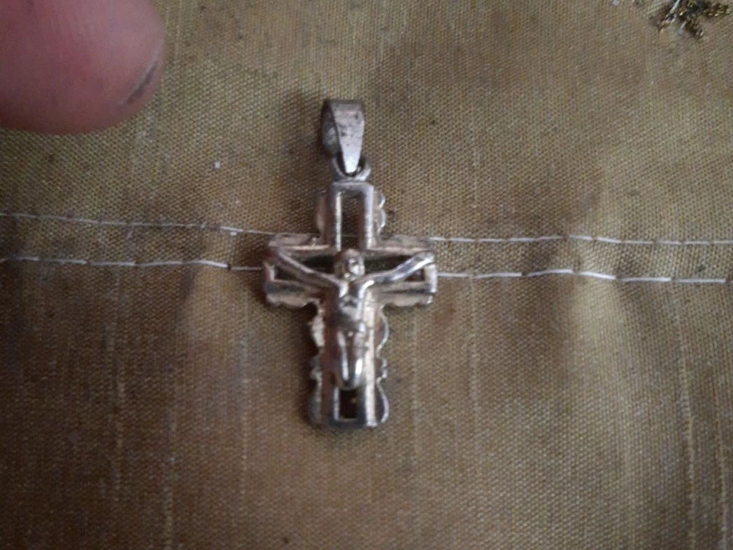 Silver Cross Pendant image indicator(1)
