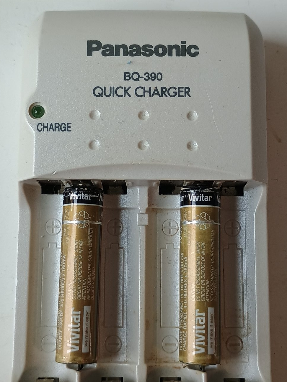 🥕 Panasonic BQ-390 Quick Charger w/ 2 Vivitar Batteries thumbnail