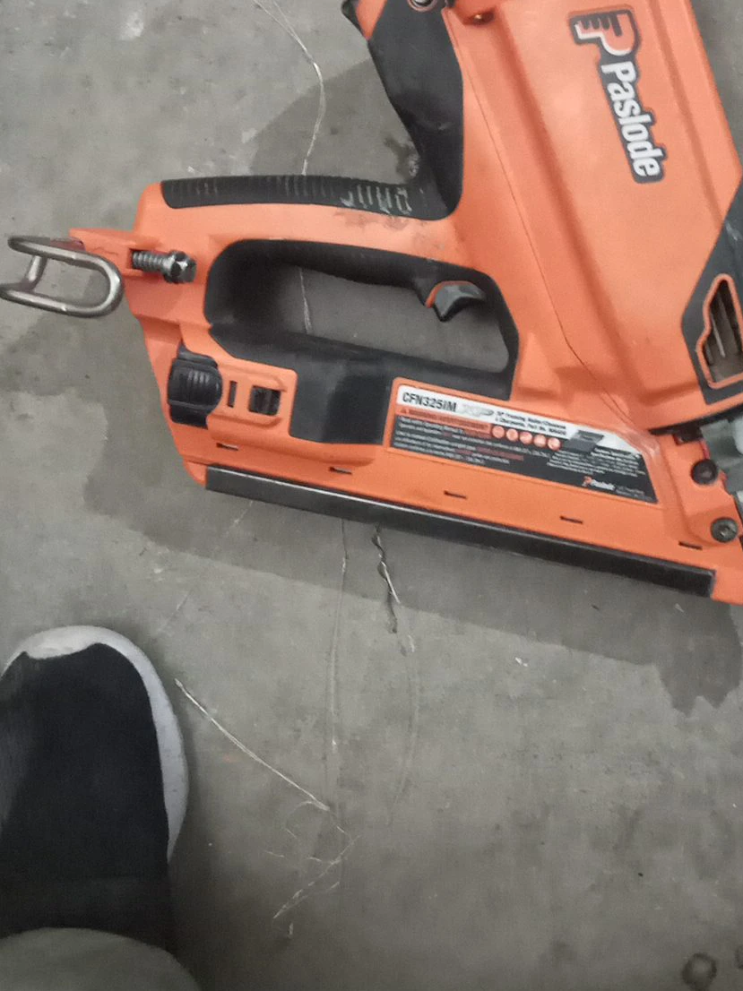 Paslode CFN325IM Cordless Framing Nailer