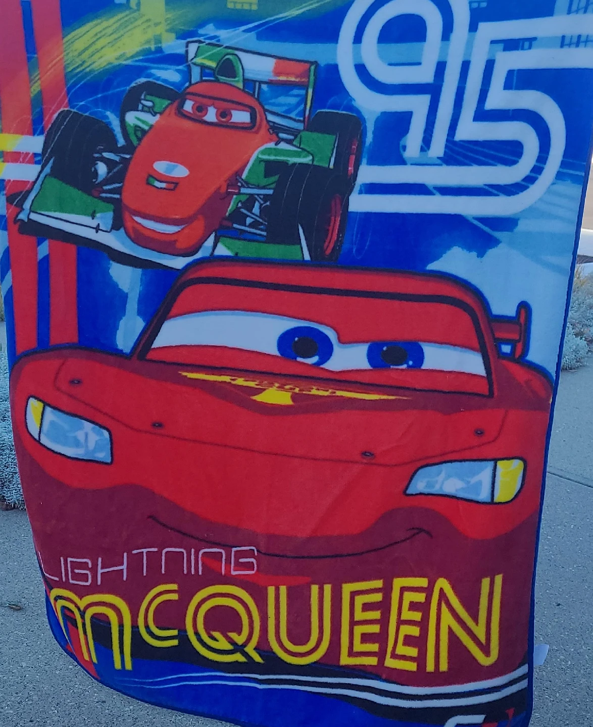 Disney Pixar Cars Lightning McQueen Blanket thumbnail