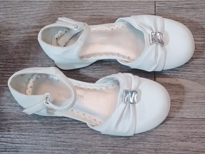 Smartfit White Girls' Dress Shoes - Size 9 1/2 image indicator(1)