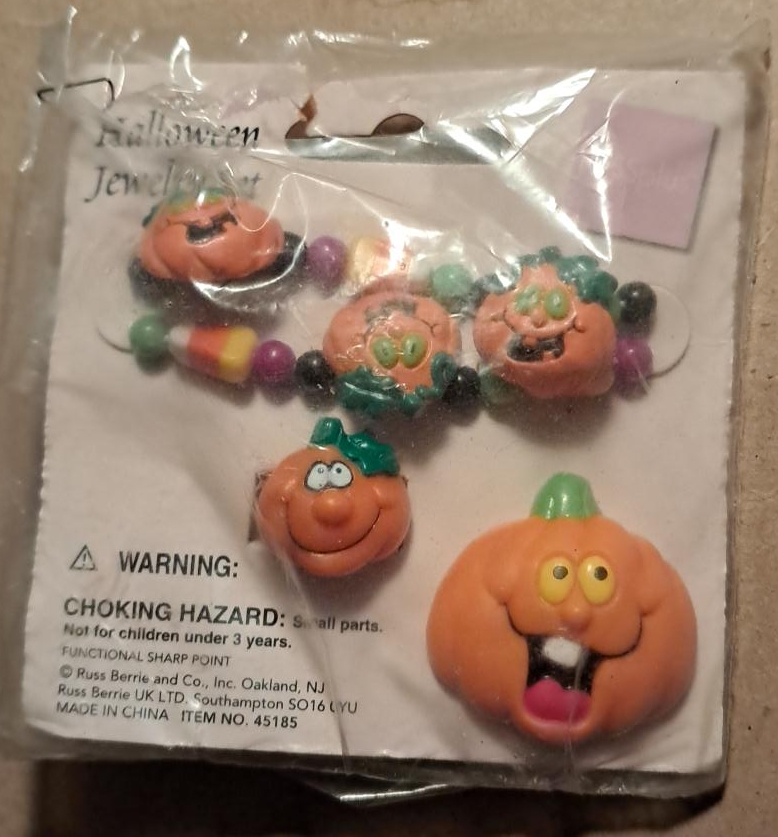 Vintage Russ Berrie Halloween Jewelry Set - New in Package! thumbnail