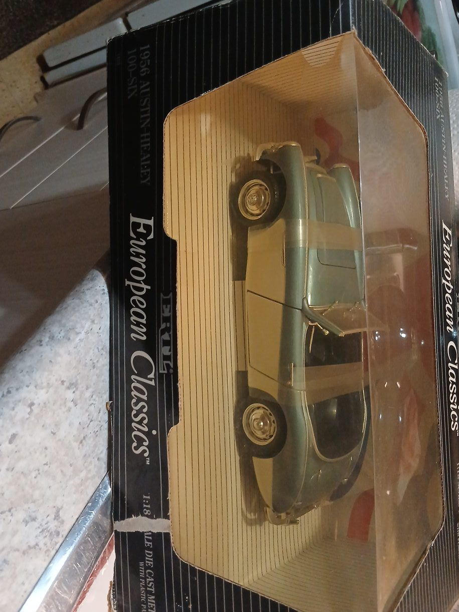 ERTL 1956 Austin-Healey 100-Six Diecast Car 1:18 thumbnail