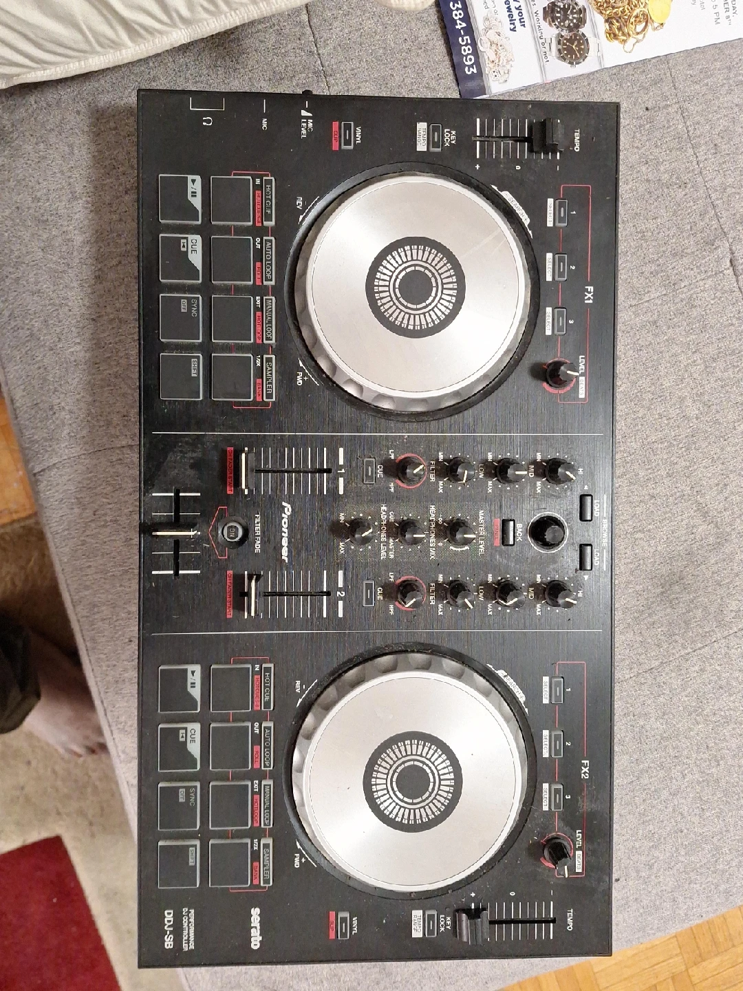 Pioneer DDJ-SB Serato DJ Controller