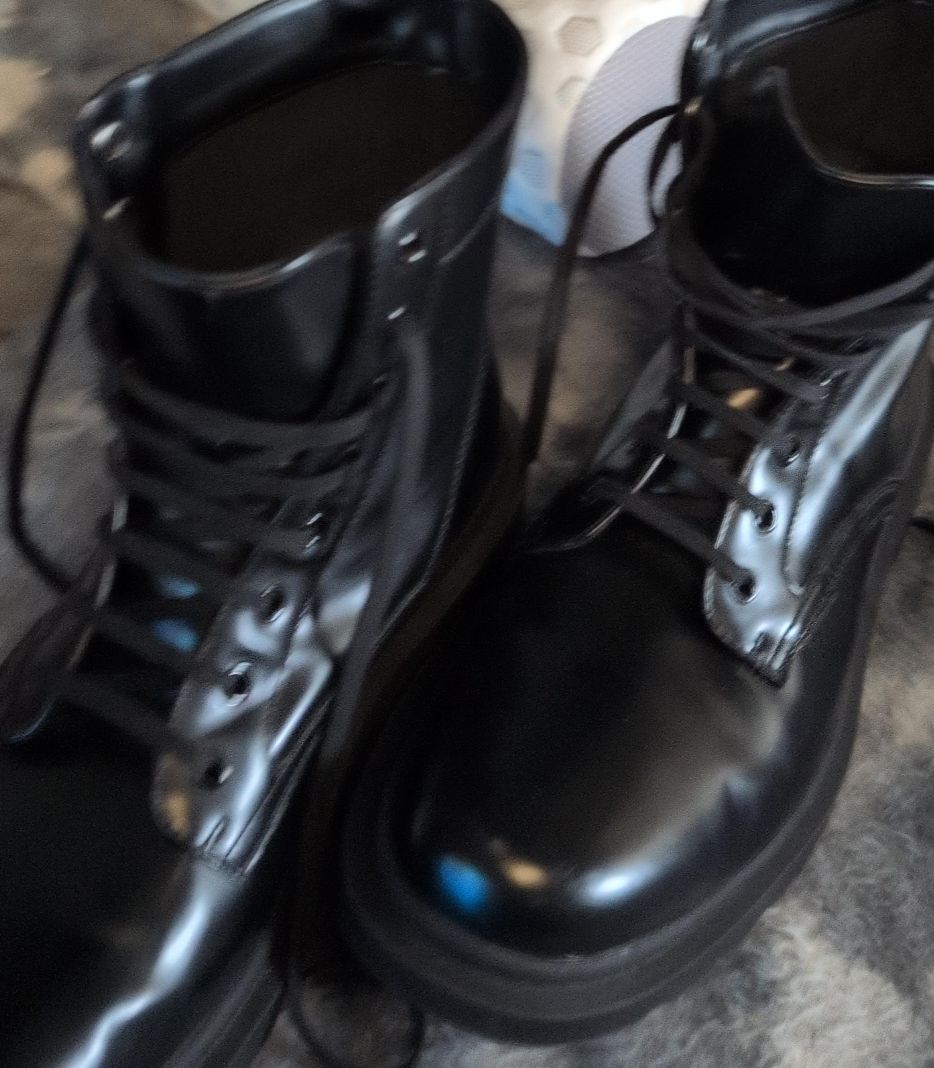 Black Leather Boots-ZARA thumbnail