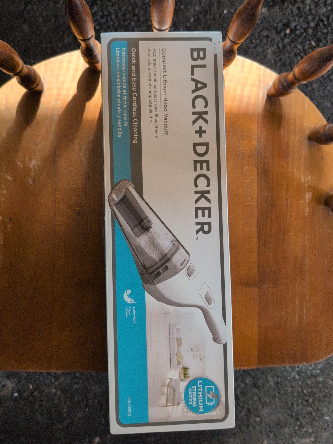 BLACK+DECKER Compact Lithium Hand Vacuum thumbnail