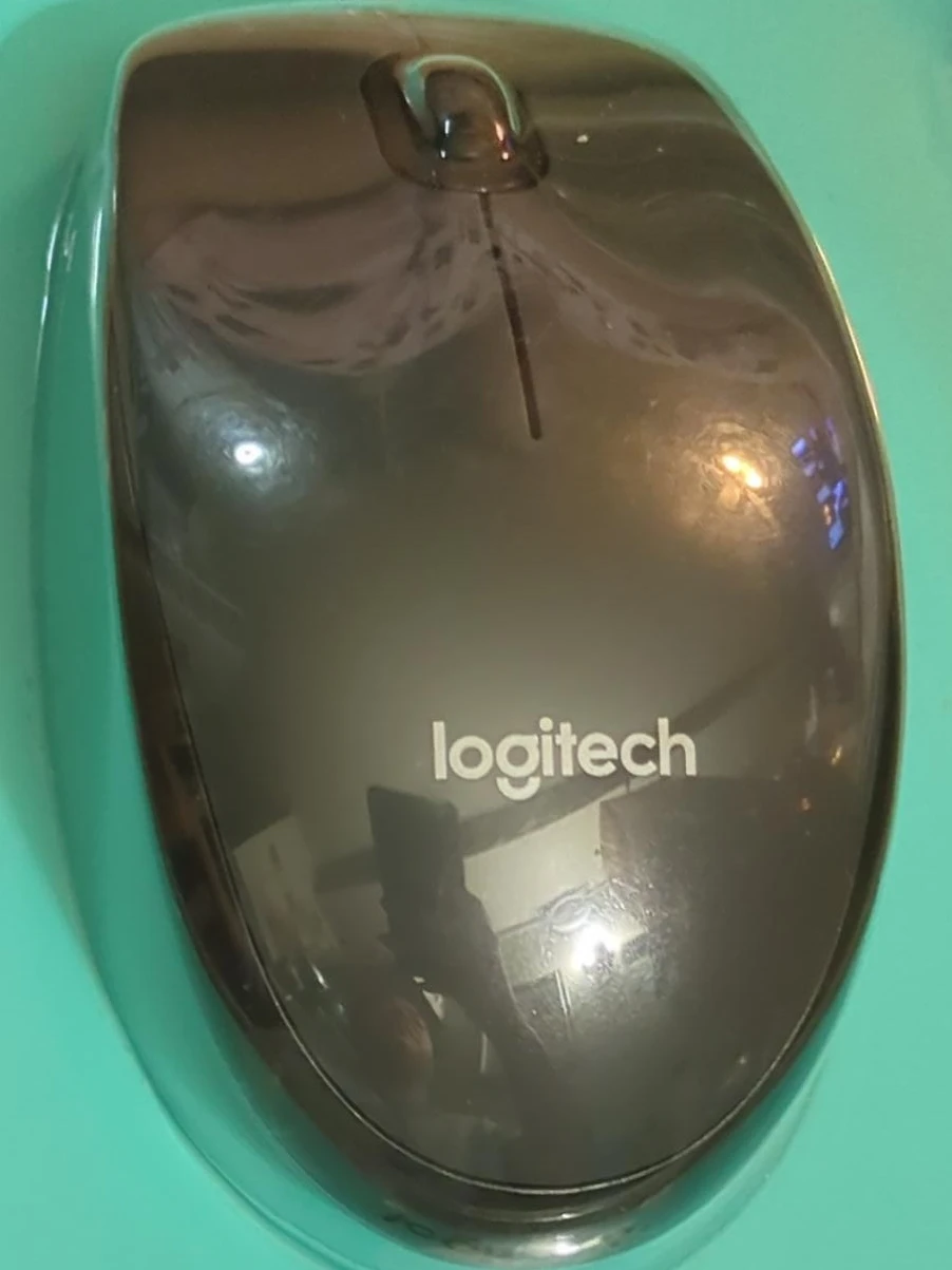 Logitech Wireless Mouse thumbnail