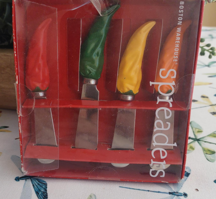 Boston Warehouse Spreaders Set - New in Box!