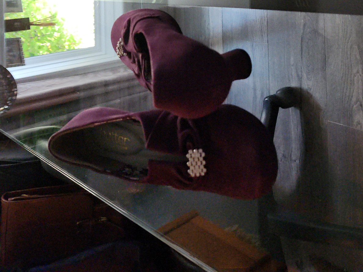 Hotter Purple velvet Shoes. SIZE 7 thumbnail