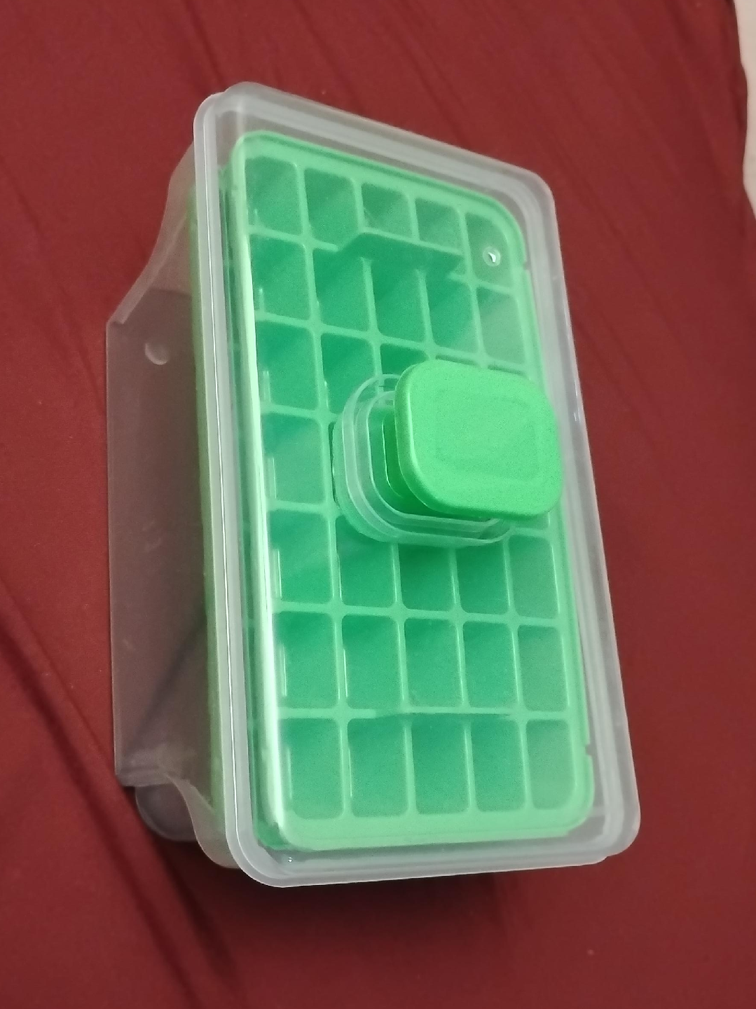 Green Ice Cube Maker with Storage Bin thumbnail