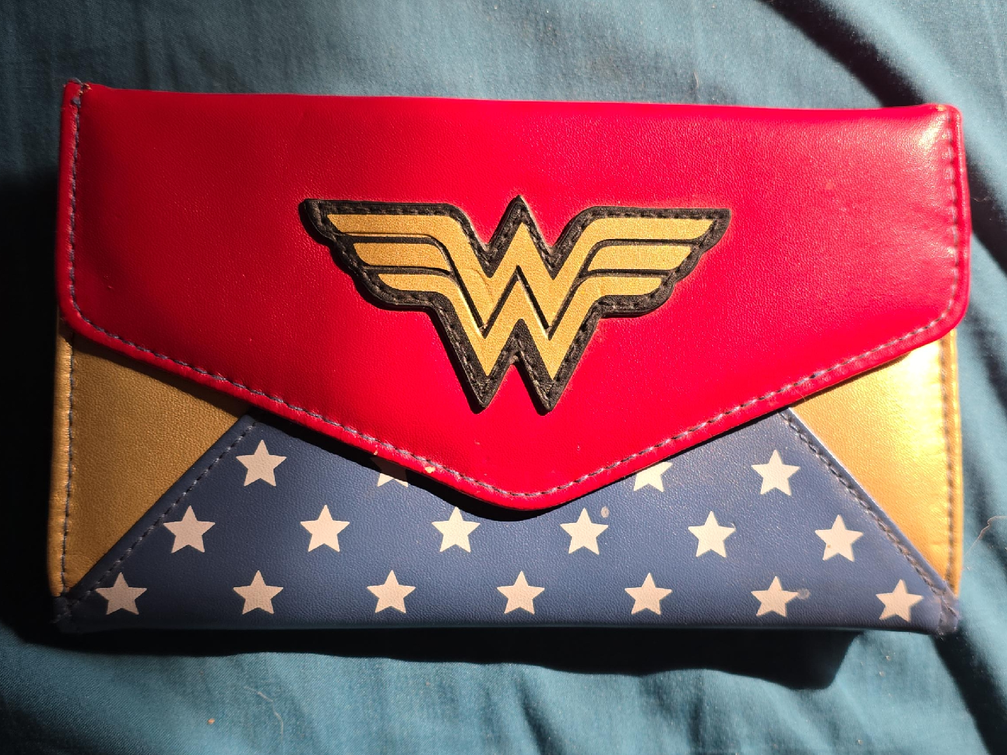 Wonder Woman Clutch Wallet thumbnail