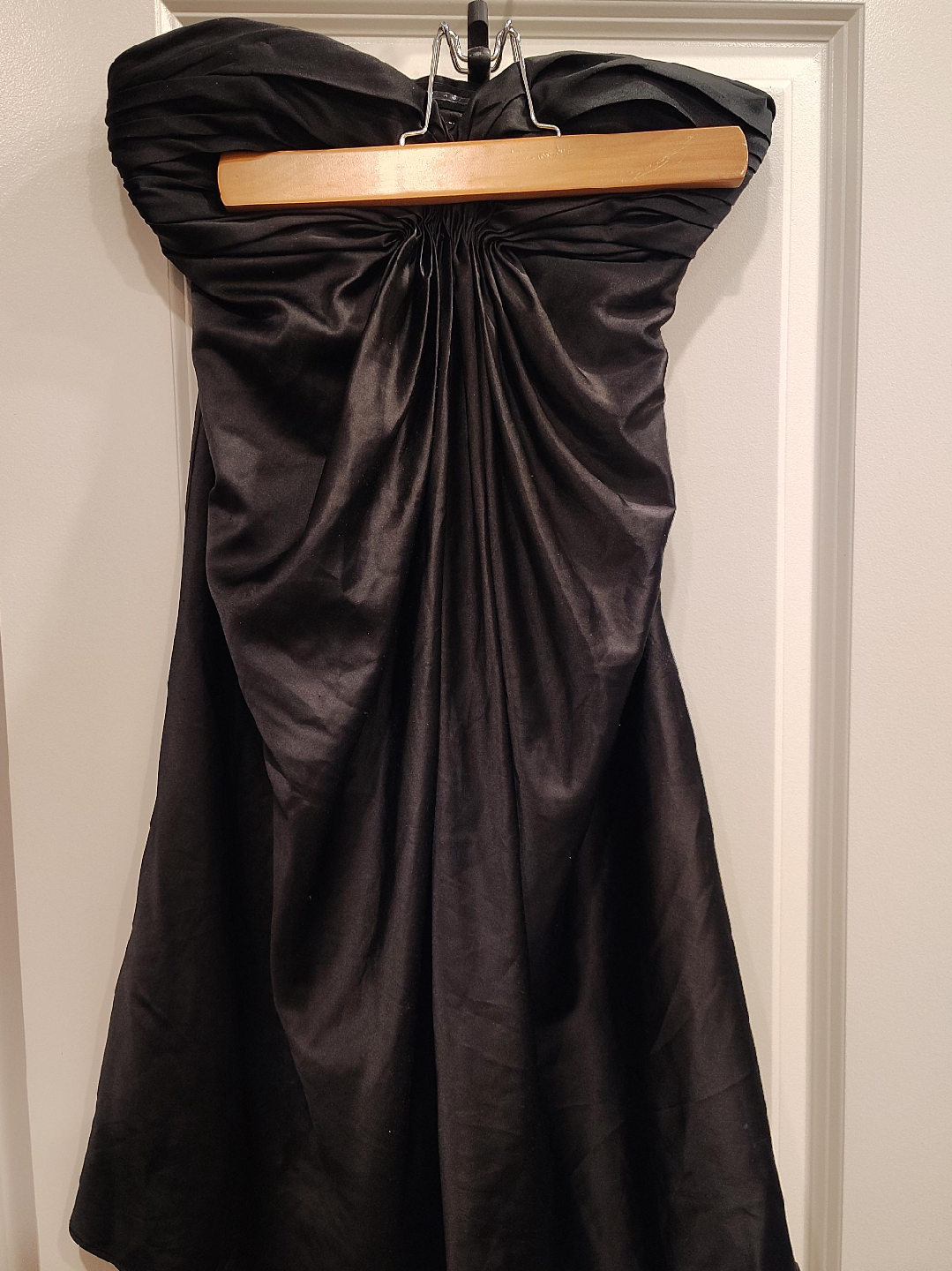 Le Chateau Black Strapless Dress thumbnail