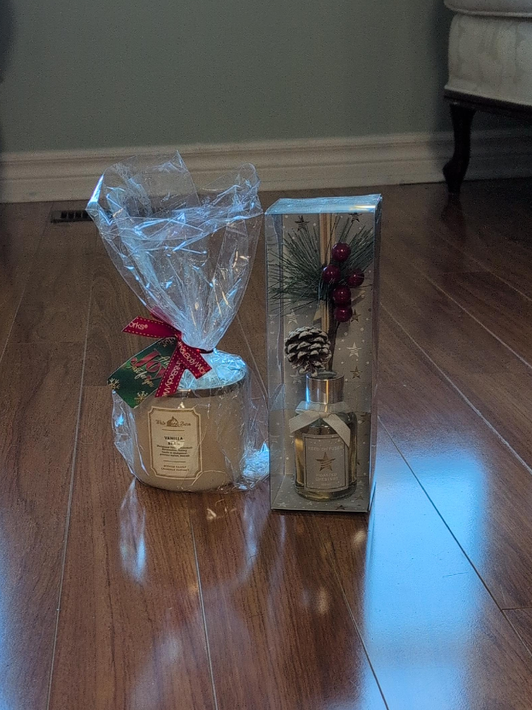 Bath & Body Works Vanilla Bean Candle & Reed Diffuser thumbnail