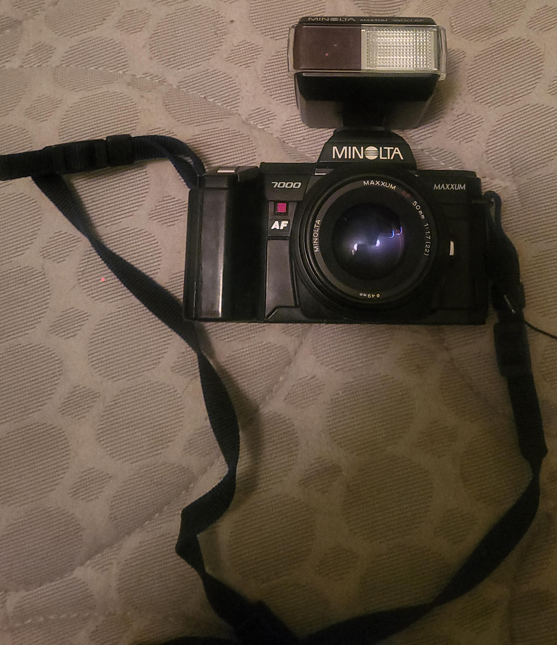 Minolta Maxxum 7000 AF Camera with Flash