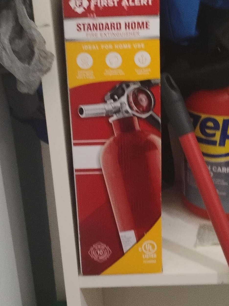 First Alert Standard Home Fire Extinguisher thumbnail