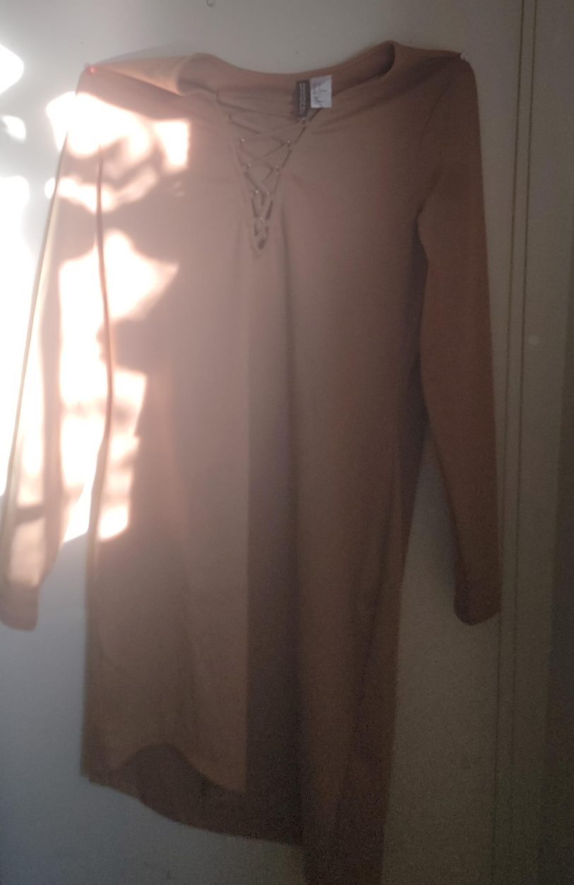 H&M Beige Long Sleeve Dress image indicator(1)