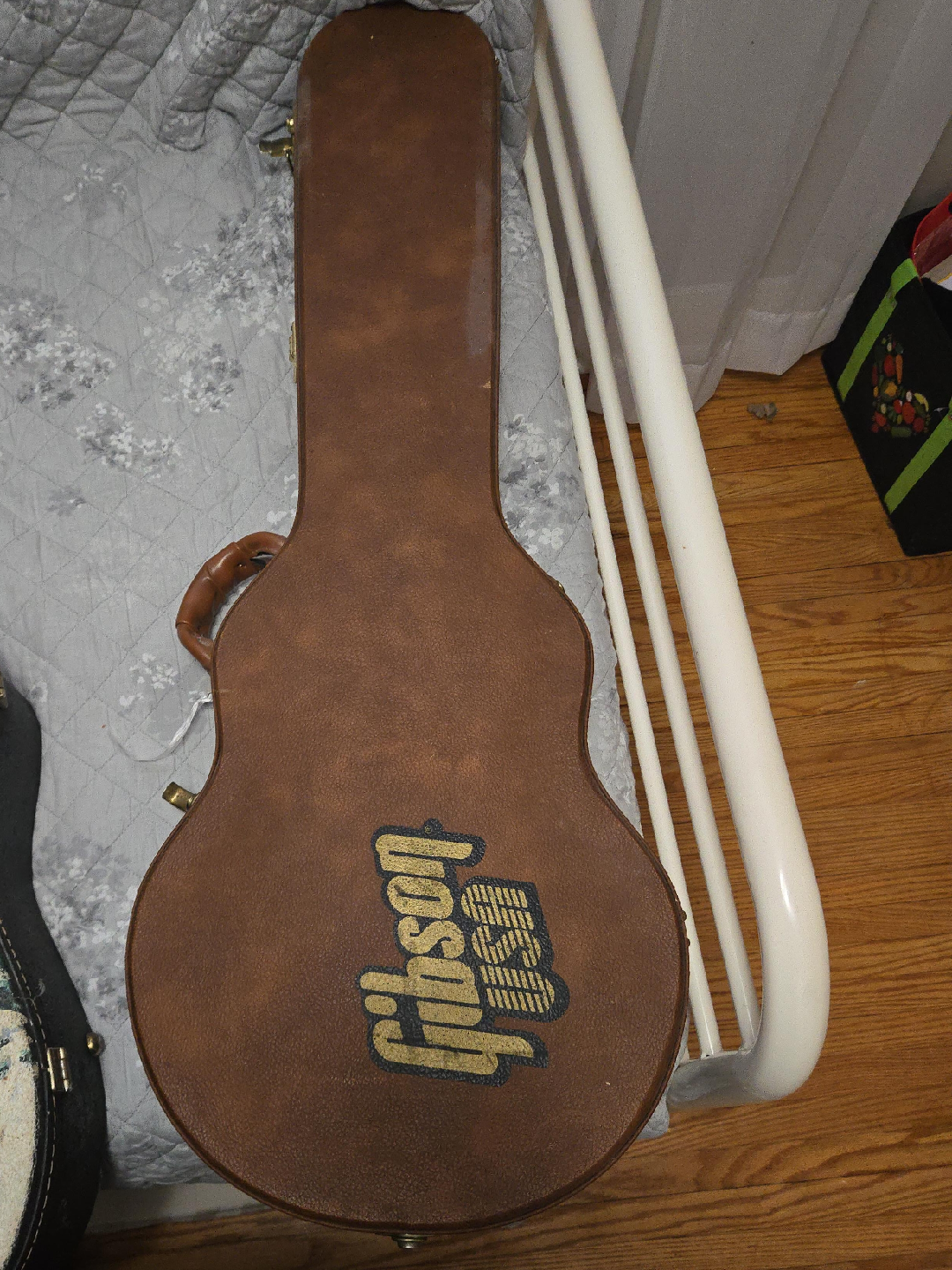Gibson Hardshell Guitar Case thumbnail